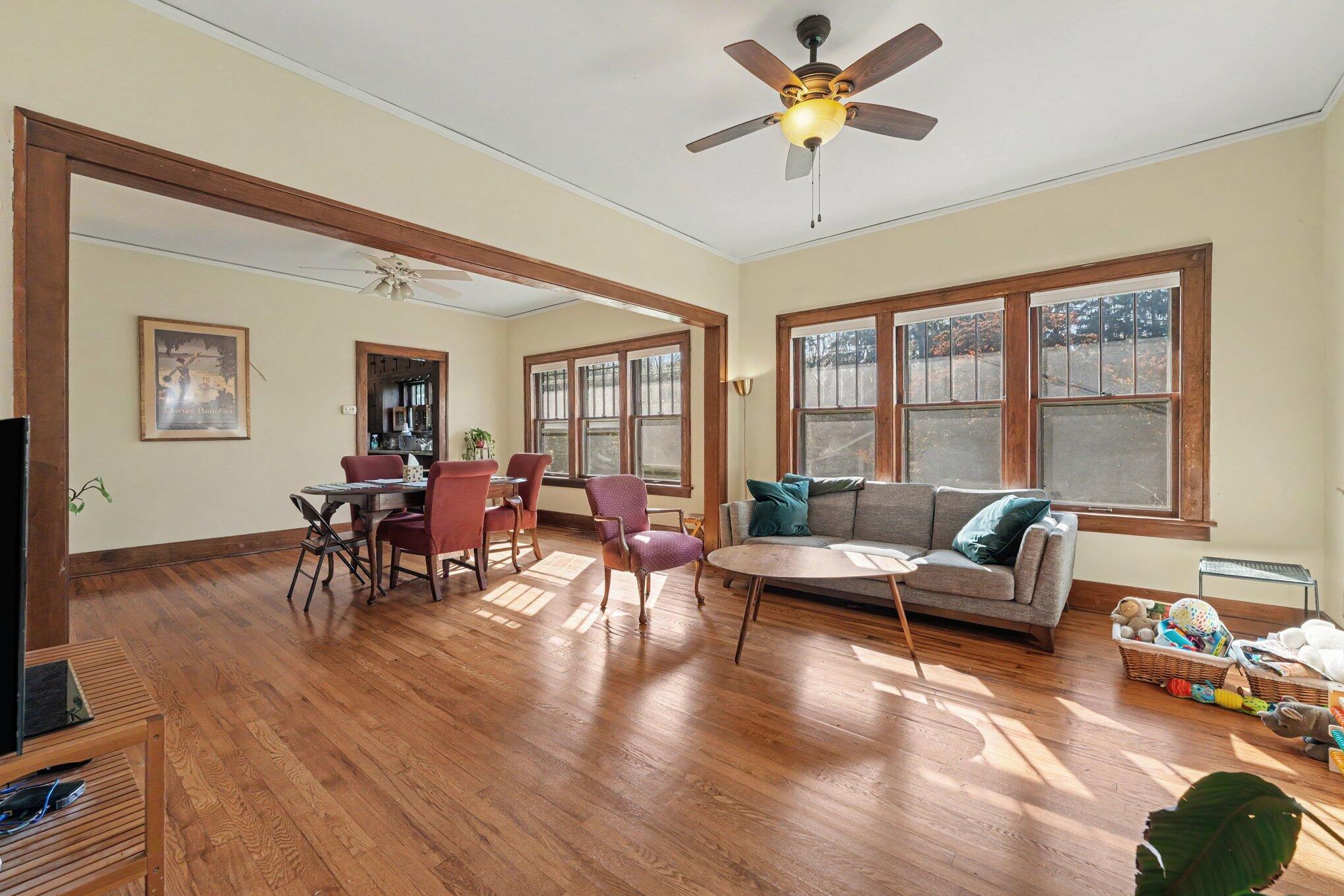 Photo 1 of Single family home for sale at 806 Academy St, Valparaiso, IN 46383 | MLS# 847326 | Listing updated on 2026-10-26