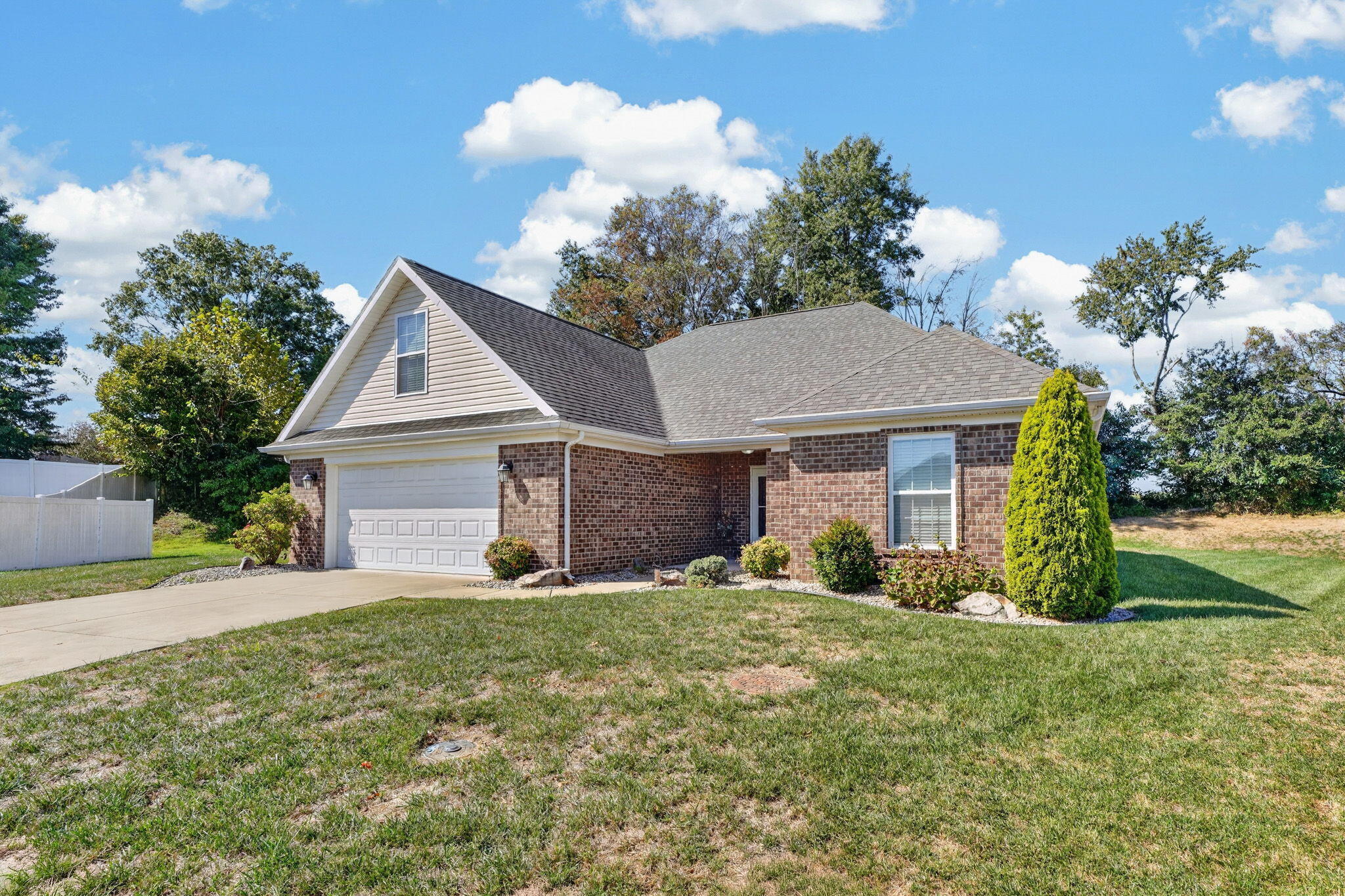 Photo 3 of Single family home for sale at 3610 Yankee Dr, Evansville, IN 47725 | MLS# 847334 | Listing updated on 2026-10-25