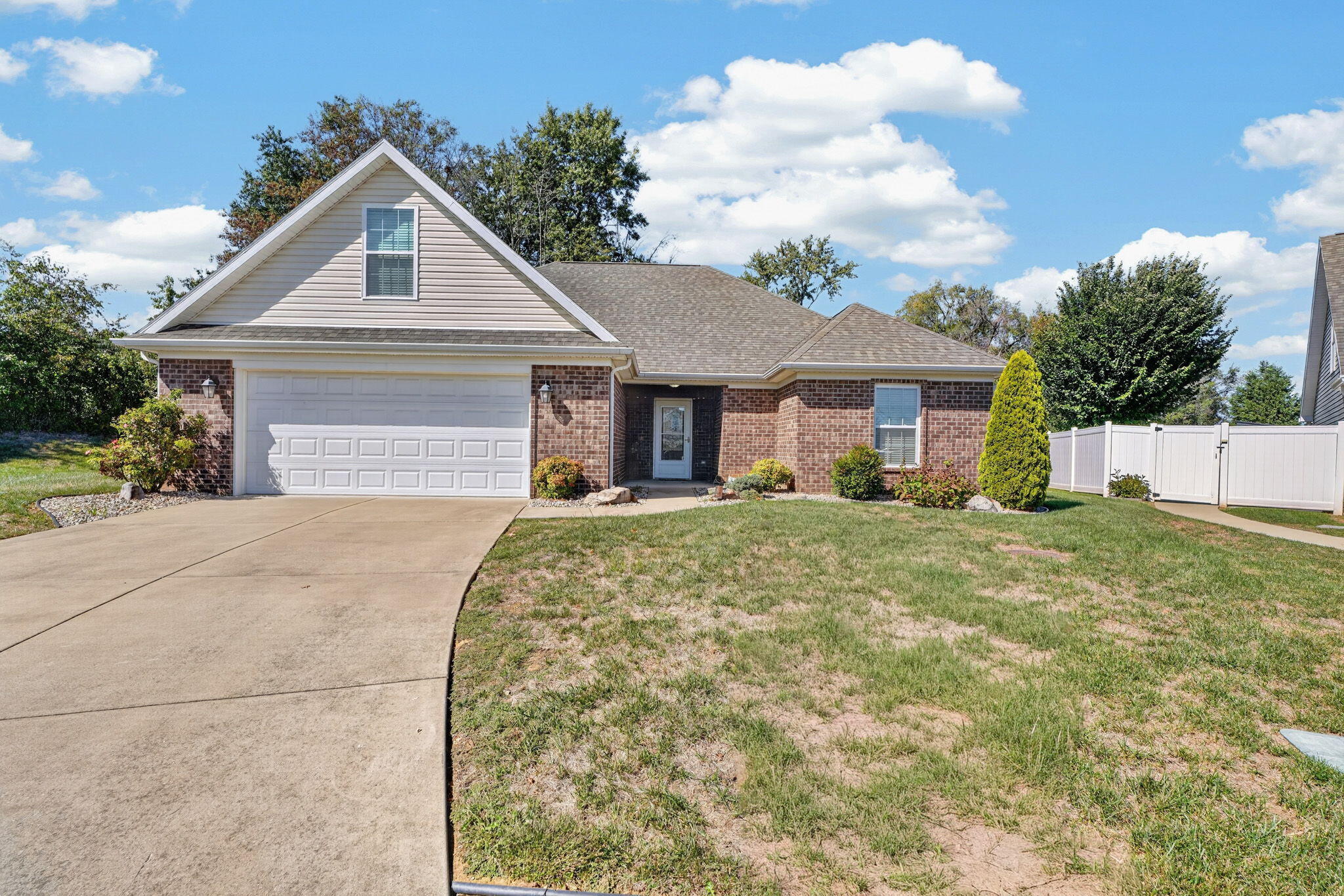 Photo 2 of Single family home for sale at 3610 Yankee Dr, Evansville, IN 47725 | MLS# 847334 | Listing updated on 2026-10-25