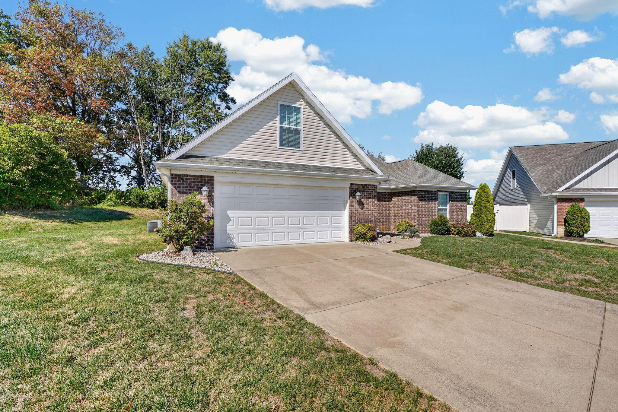 Photo 3 of Single family home for sale at 3610 Yankee Dr, Evansville, IN 47725 | MLS# 847334 | Listing updated on 2026-10-25