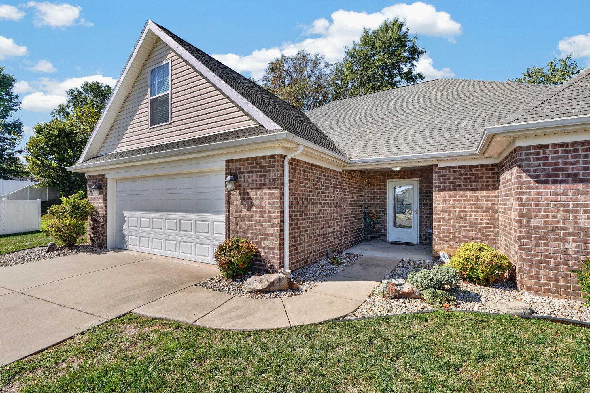 Photo 4 of Single family home for sale at 3610 Yankee Dr, Evansville, IN 47725 | MLS# 847334 | Listing updated on 2026-10-25