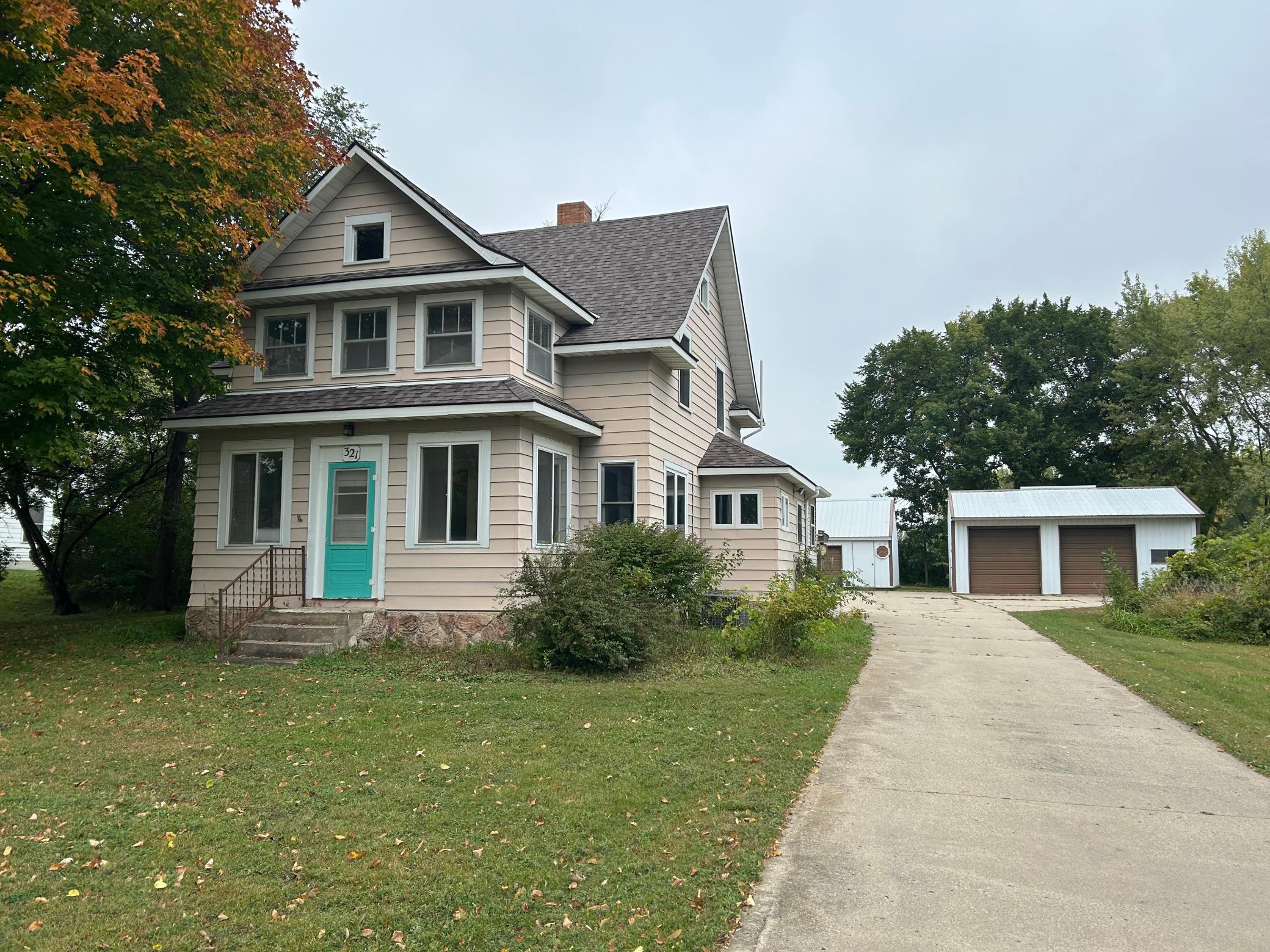 Photo 1 of Single family home for sale at 321 Highway 7 E, Hutchinson, MN 55350 | MLS# 6800484 | Listing updated on 2026-09-21