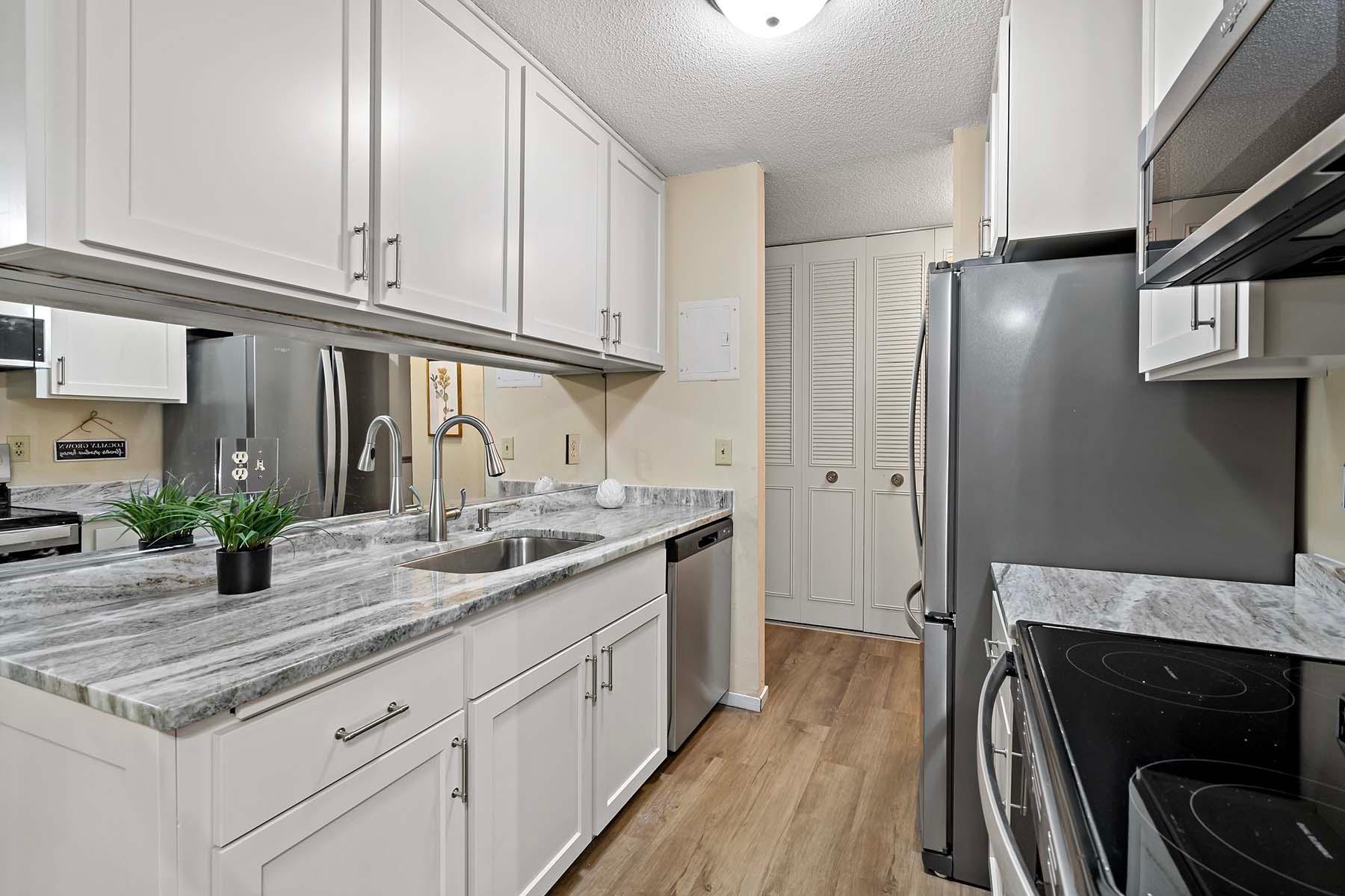 Photo 4 of Condo for sale at 2800 Hamline Ave N #112, Saint Paul, MN 55113 | MLS# 6821295 | Listing updated on 2026-10-23