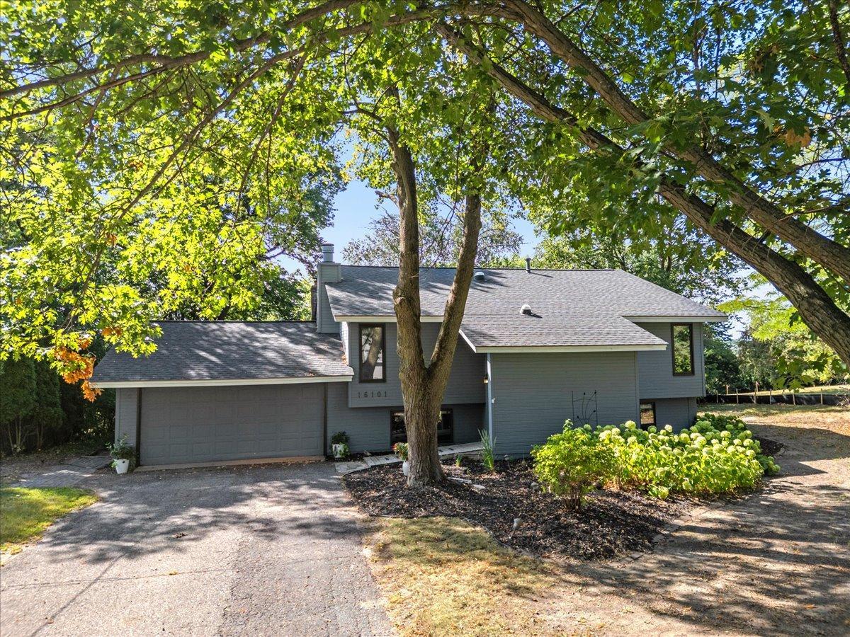 Photo 2 of Single family home for sale at 16101 Hilltop Rd, Eden Prairie, MN 55347 | MLS# 7002149 | Listing updated on 2026-09-21