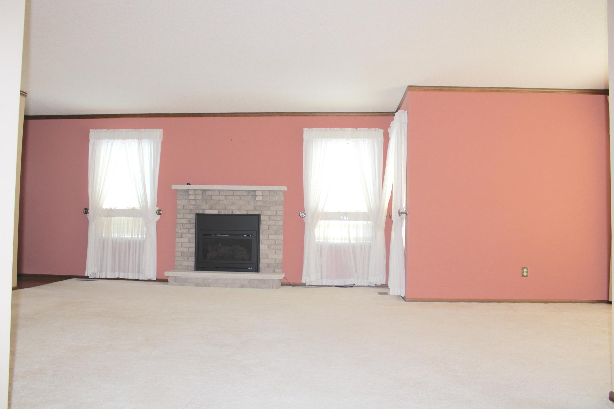 Photo 3 of Single family home for sale at 542 Graham St Sw, Hutchinson, MN 55350 | MLS# 7028421 | Listing updated on 2026-09-21