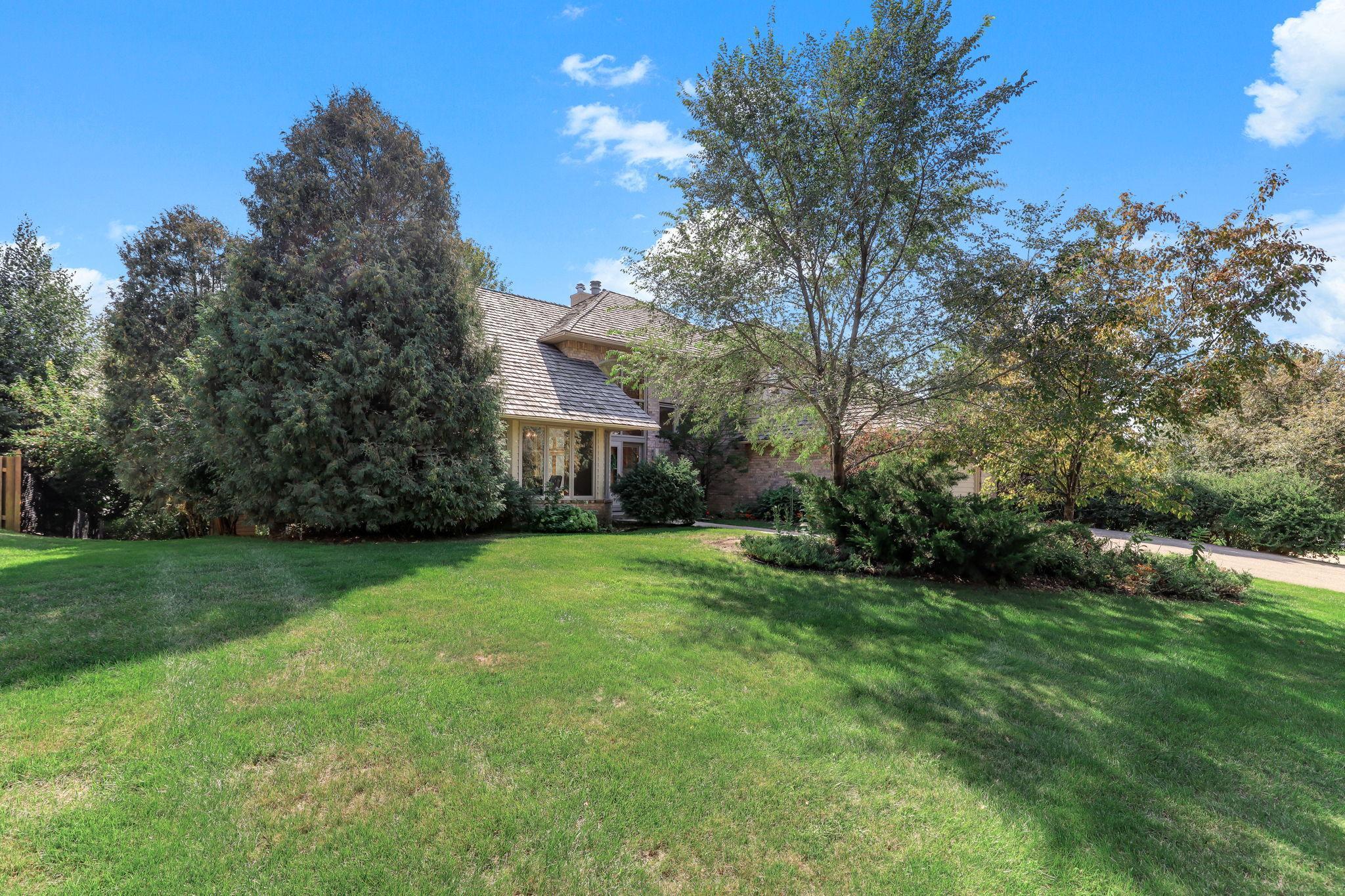 Photo 4 of Single family home for sale at 782 Evergreen Knls, Saint Paul, MN 55118 | MLS# 7033115 | Listing updated on 2026-09-21