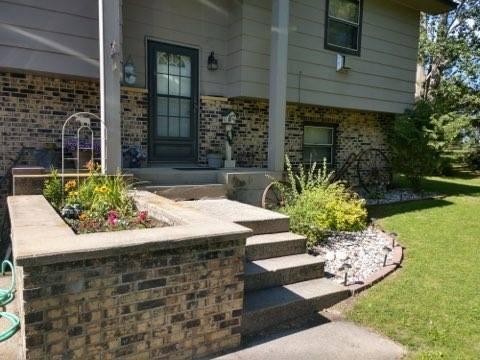 Single family home for sale at 105 Valley View Rd, Karlstad, MN 56732 | MLS# 7049926