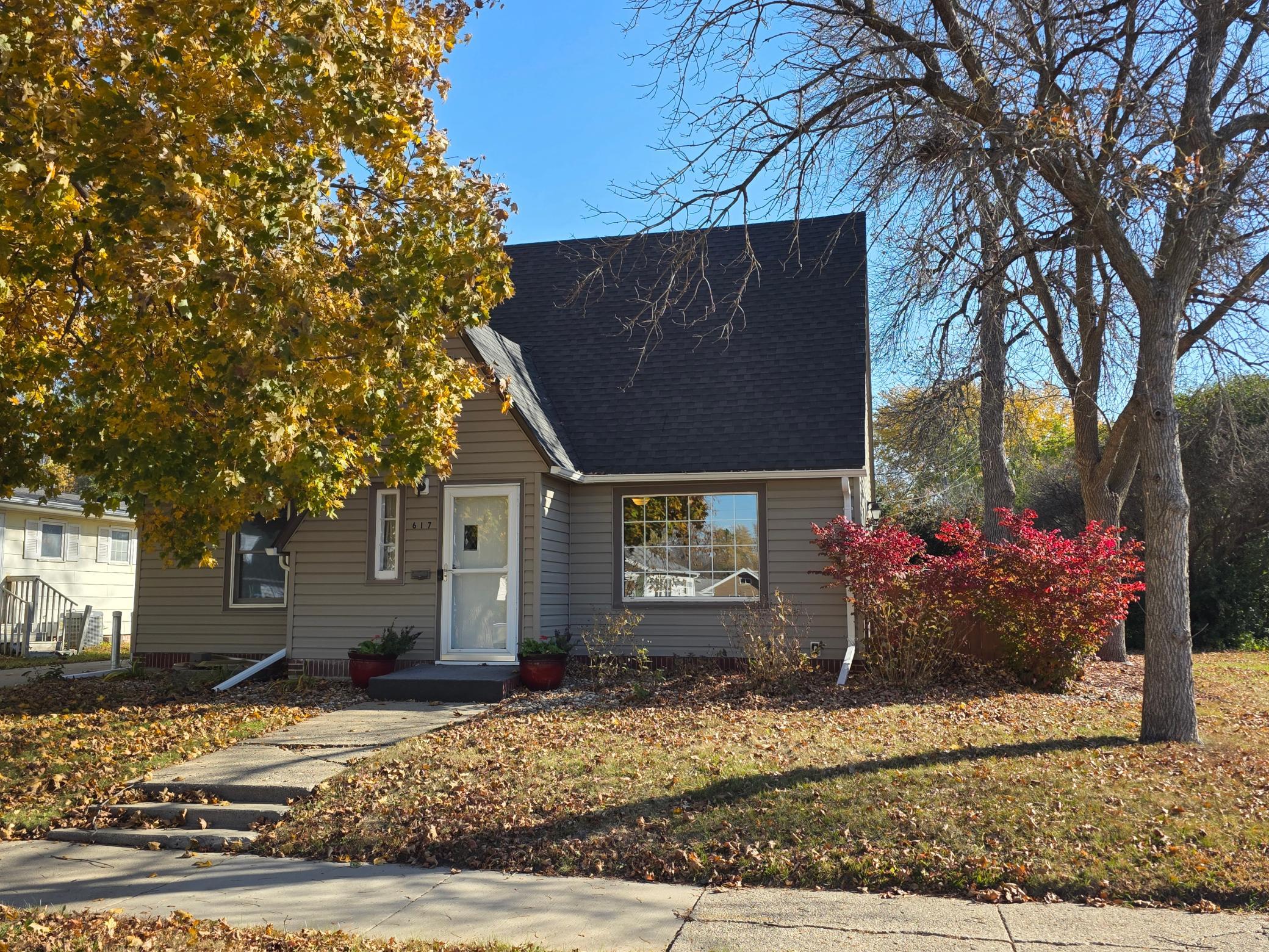 Photo 1 of Single family home for sale at 617 S Hiawatha Ave, Pipestone, MN 56164 | MLS# 7056819 | Listing updated on 2026-10-24