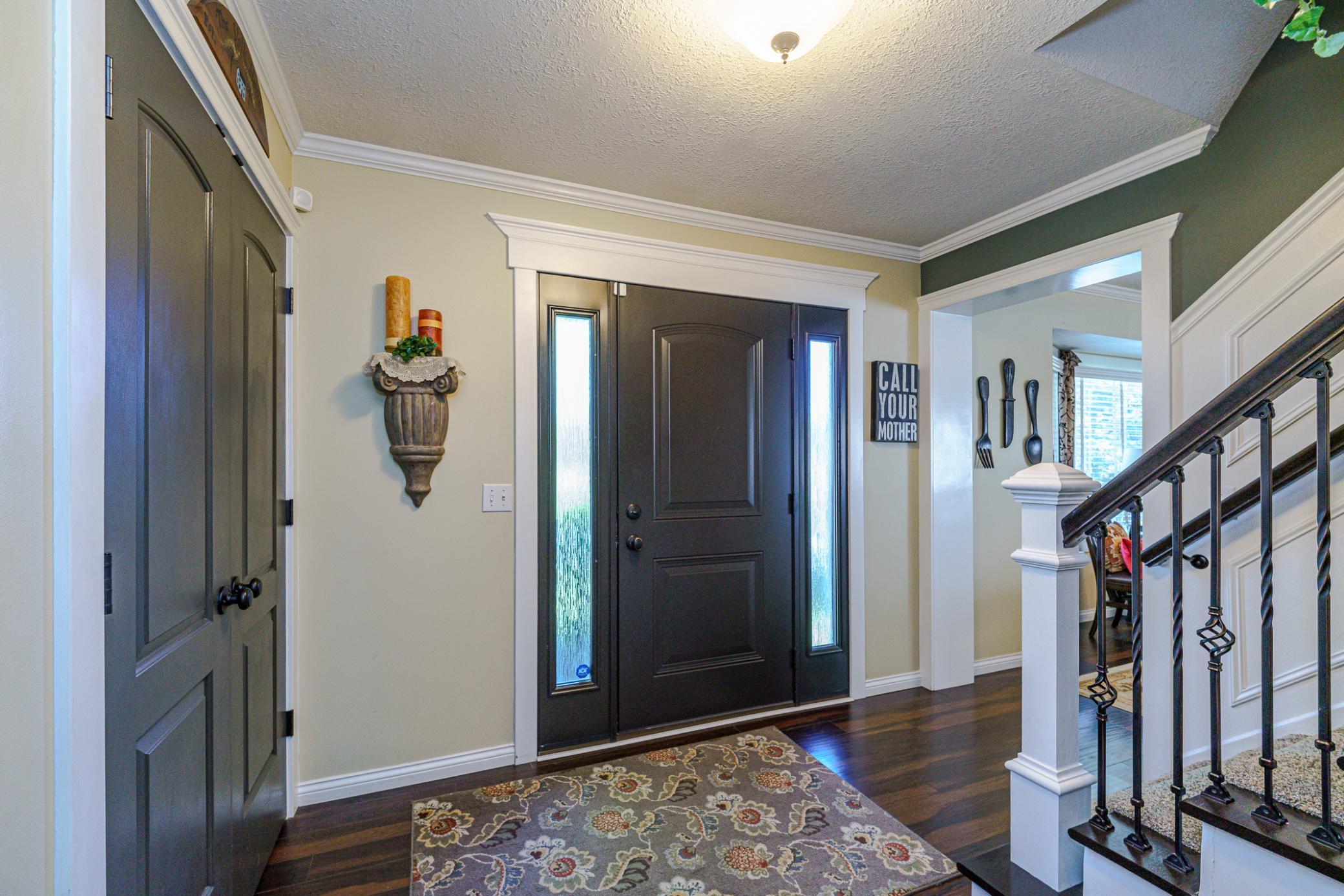 Photo 3 of Sale Pending at 613 Chicago Dr, Burnsville, MN 55306 | MLS# 7064189 | Listing updated on 2026-09-21