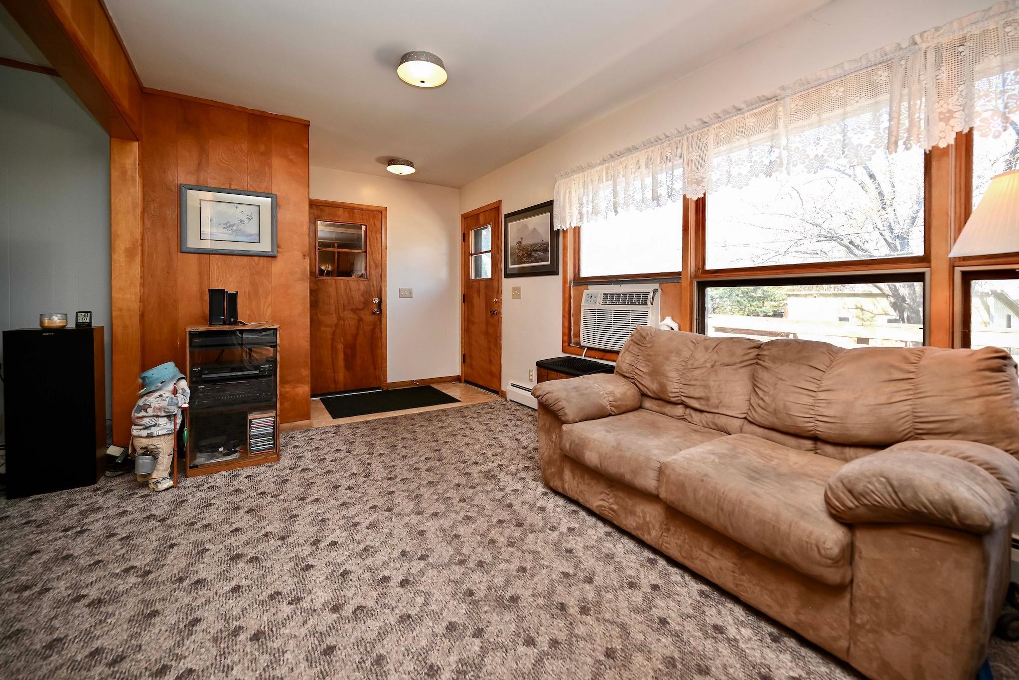 Photo 4 of Single family home for sale at 1888 Gilmore Ave, Winona, MN 55987 | MLS# 7068974 | Listing updated on 2026-10-23