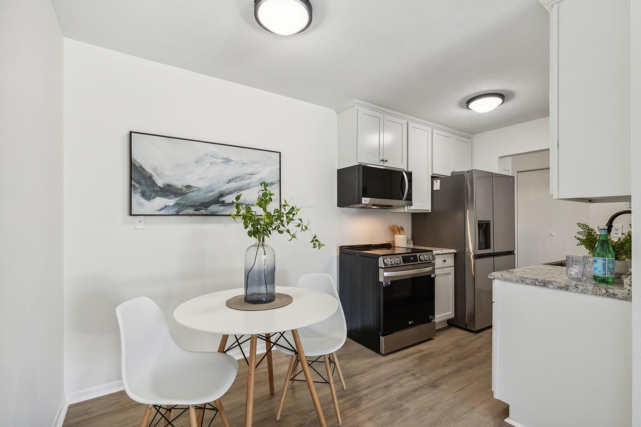 Photo 3 of Condo for sale at 2011 E 122nd Street #D5, Burnsville, MN 55337 | MLS# 7071634 | Listing updated on 2026-09-21