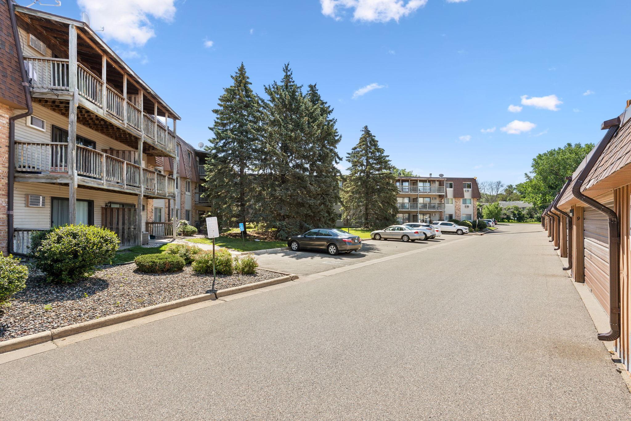 Listing Photo 37 - Condo for sale in 2011 E 122nd St located at 2011 E 122nd St, Burnsville, MN 55337 - Unit #D5