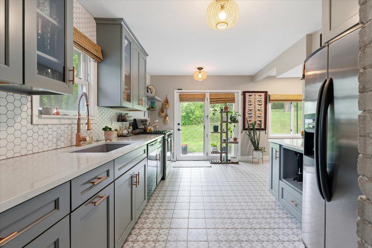Photo 1 of Single family home for sale at 425 County Rd 19, Mound, MN 55364 | MLS# 7077513 | Listing updated on 2026-10-24