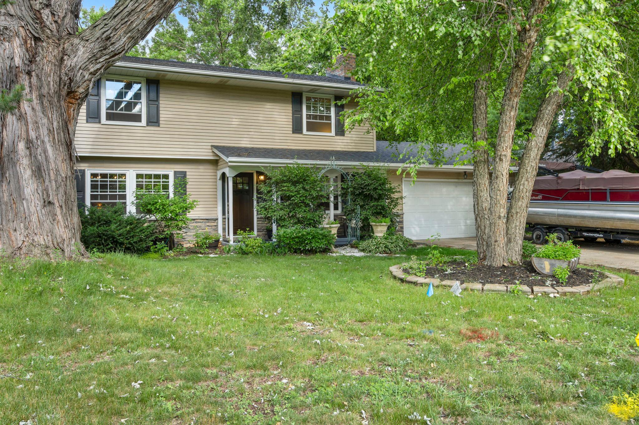 Photo 1 of Sale Pending at 127 16th Avenue Nw, Saint Paul, MN 55112 | MLS# 7093336 | Listing updated on 2026-10-23