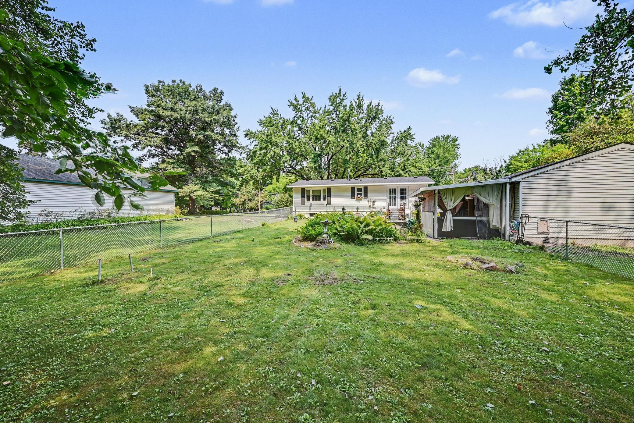 Photo 3 of Single family home for sale at 2110 Stillwater St, Saint Paul, MN 55110 | MLS# 7100428 | Listing updated on 2026-10-08