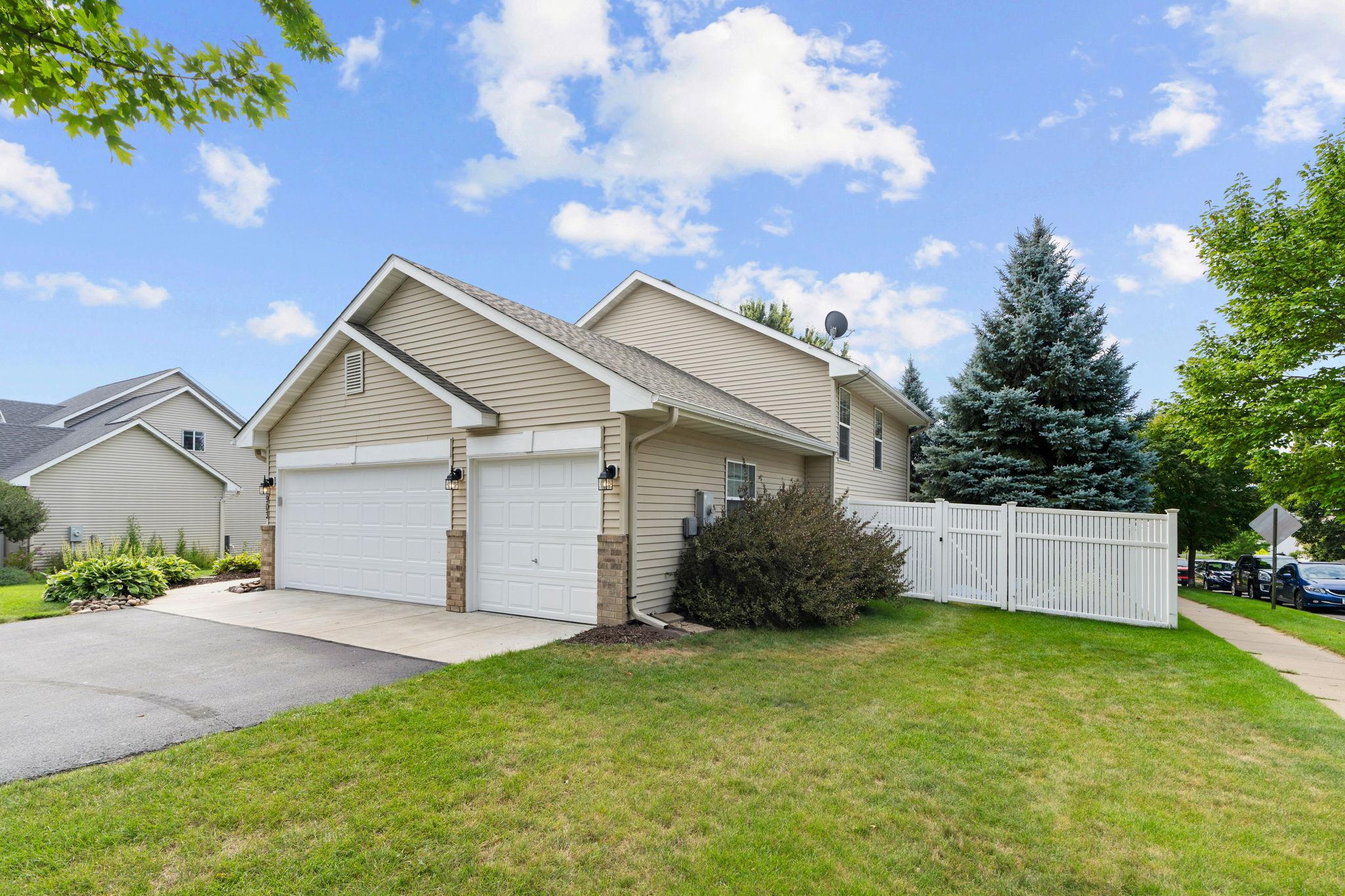 Photo 3 of Sale Pending at 19903 Excelsior Ln, Farmington, MN 55024 | MLS# 7106677 | Listing updated on 2026-09-21
