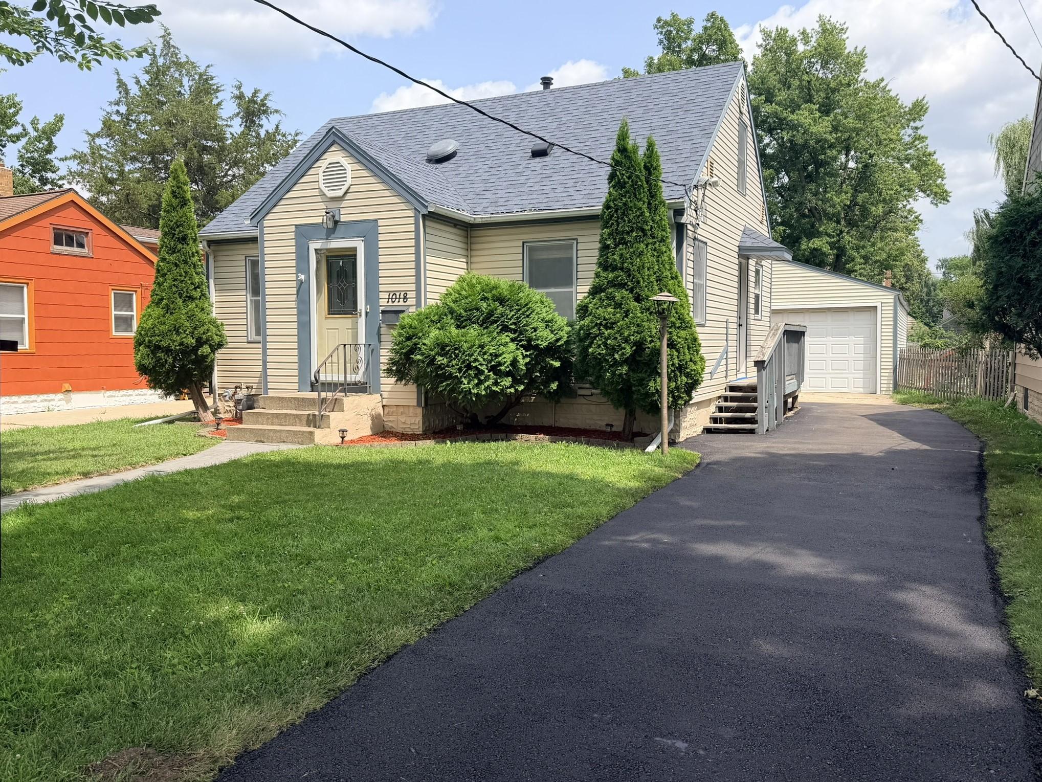 Photo 1 of Single family home for sale at 1018 4th Avenue Se, Rochester, MN 55904 | MLS# 7110171 | Listing updated on 2026-09-22