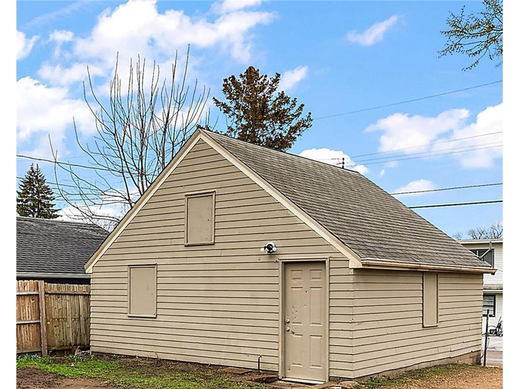 Photo 4 of Single family home for sale at 728 Maryland Ave E, Saint Paul, MN 55106 | MLS# 7111295 | Listing updated on 2026-09-24