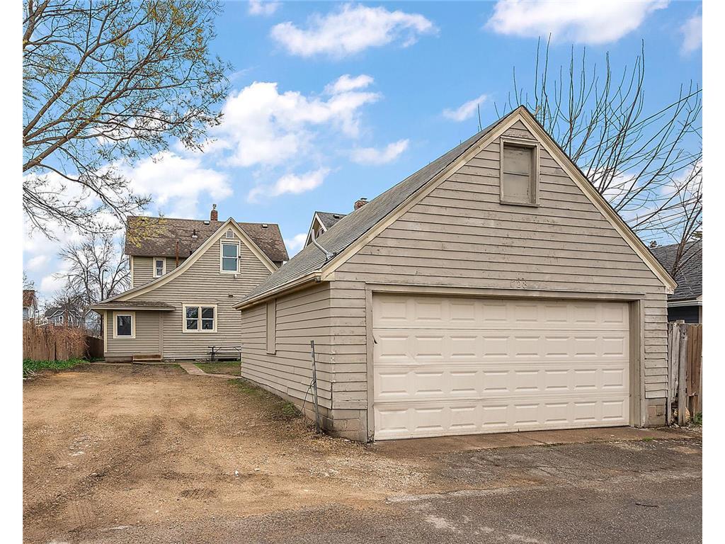 Photo 3 of Single family home for sale at 728 Maryland Ave E, Saint Paul, MN 55106 | MLS# 7111295 | Listing updated on 2026-09-24