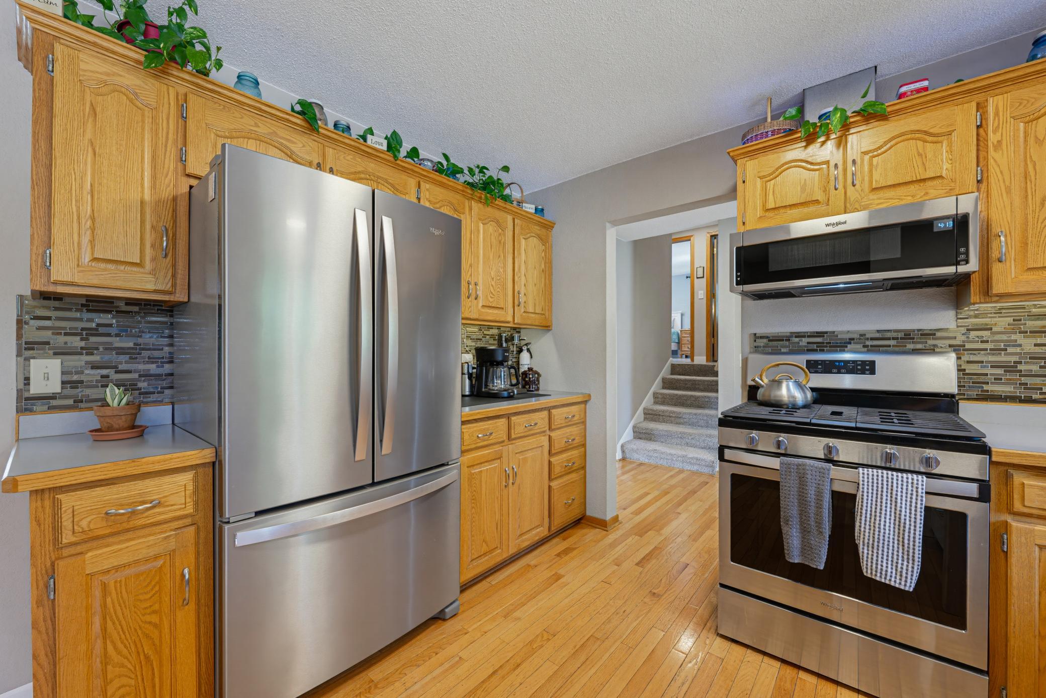 Photo 4 of Single family home for sale at 870 Hanson Dr SW, Hutchinson, MN 55350 | MLS# 7111319 | Listing updated on 2026-09-21