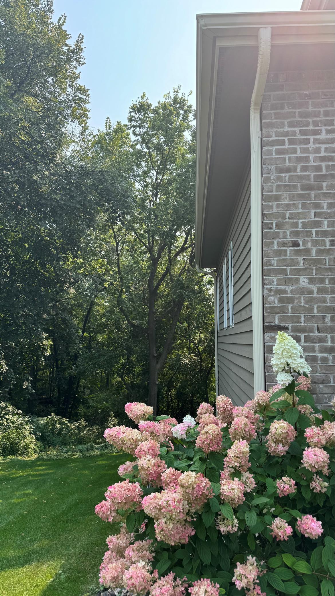 Photo 3 of Single family home for sale at 7941 S Bay Curv, Eden Prairie, MN 55347 | MLS# 7112326 | Listing updated on 2026-09-21
