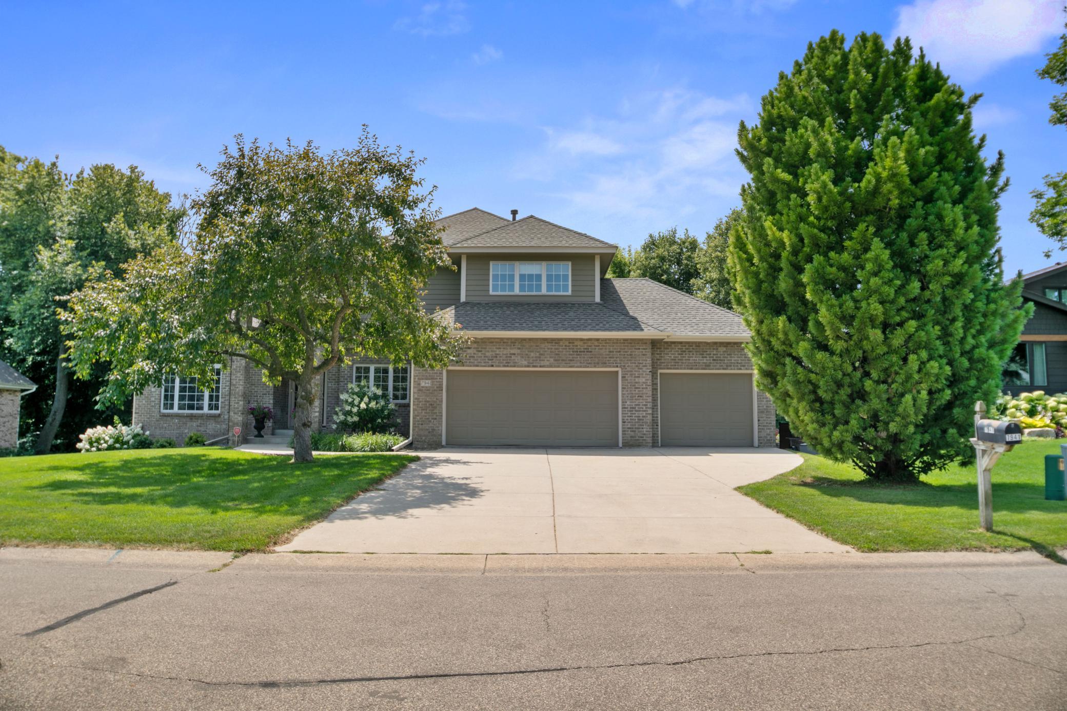 Photo 4 of Single family home for sale at 7941 S Bay Curv, Eden Prairie, MN 55347 | MLS# 7112326 | Listing updated on 2026-09-21