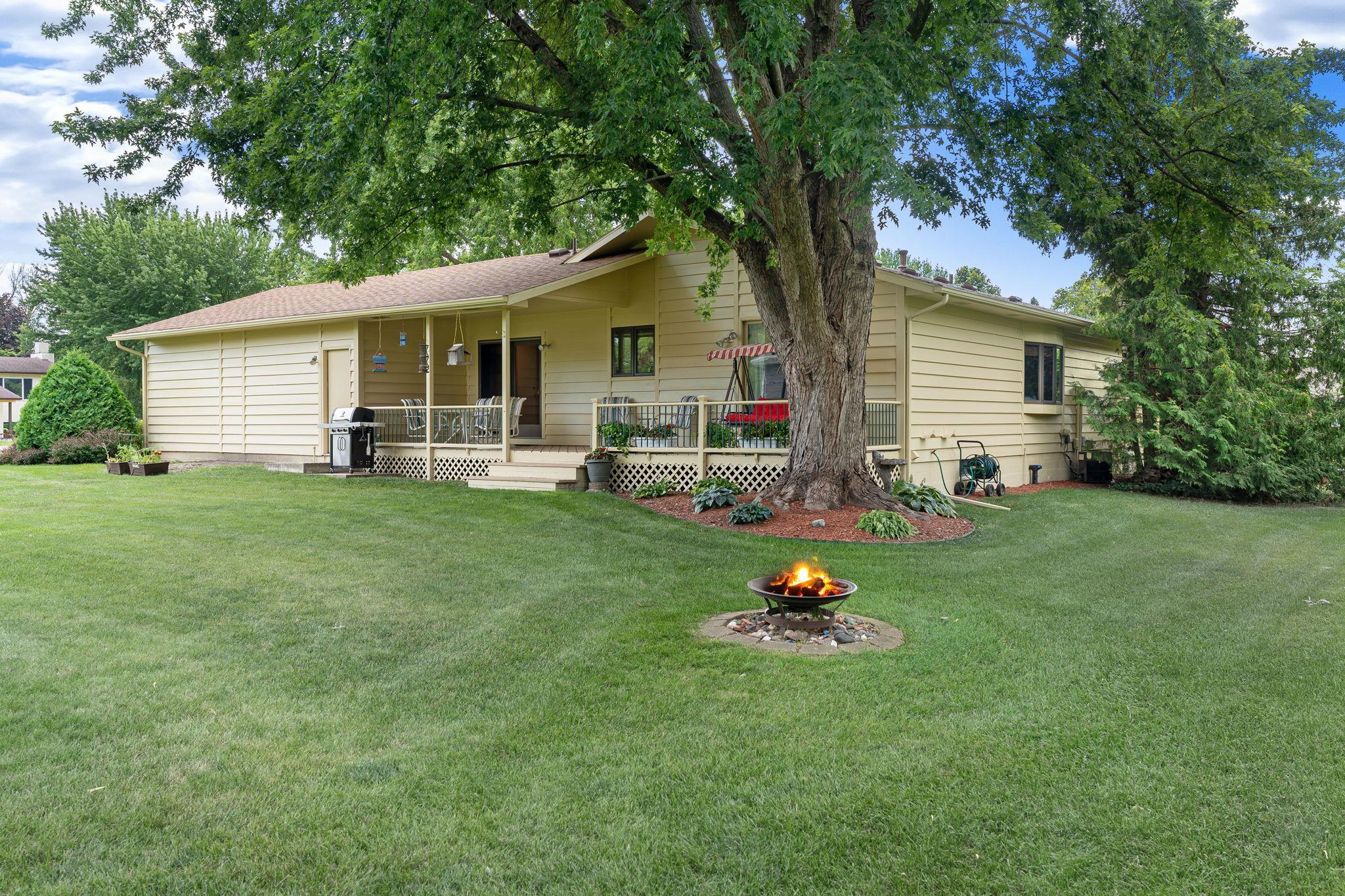 Photo 3 of Sale Pending at 545 Crestview Ln, Owatonna, MN 55060 | MLS# 7113293 | Listing updated on 2026-10-15