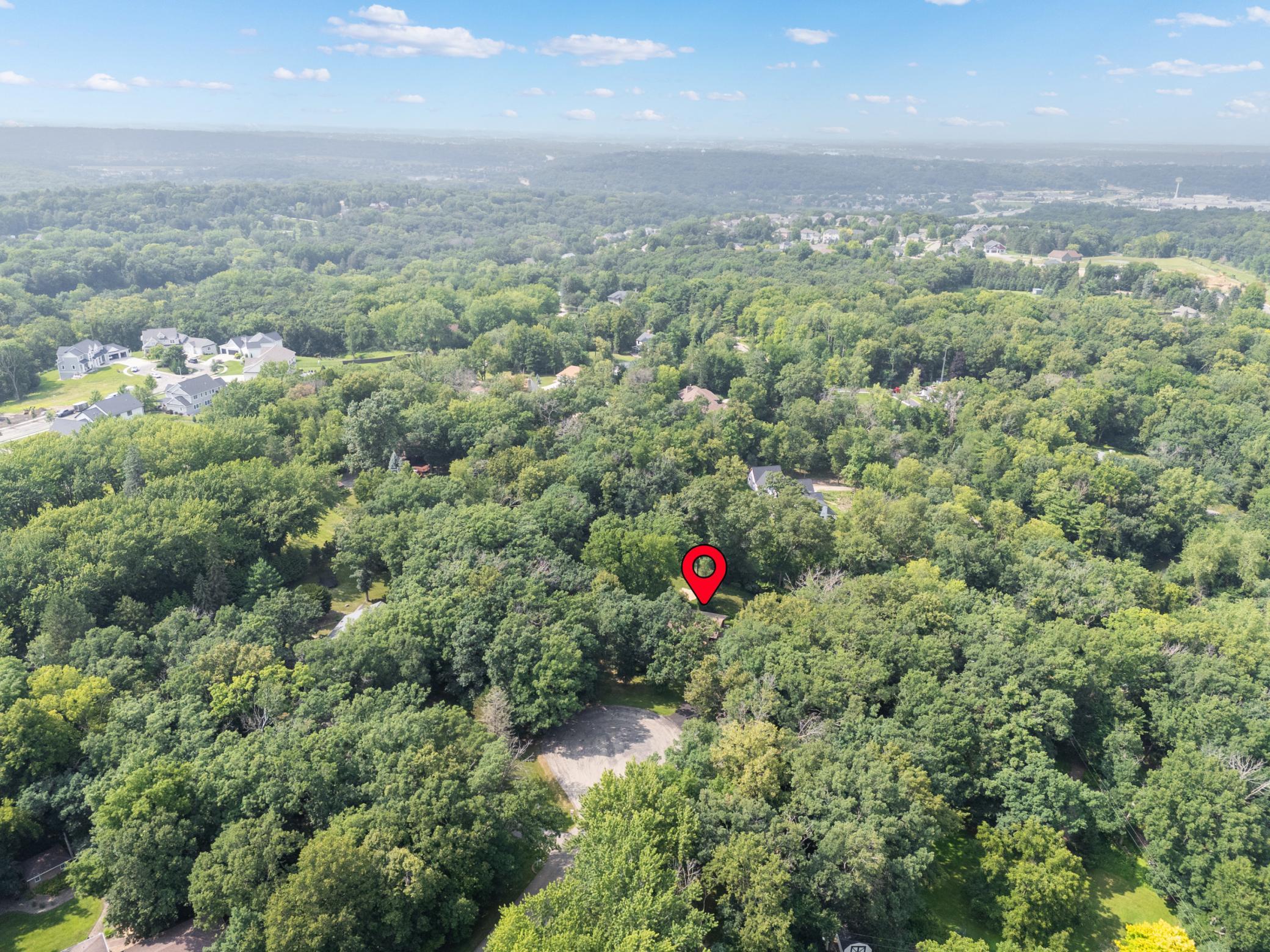 Photo 2 of Single family home for sale at 2901 Bambi Ct Sw, Rochester, MN 55902 | MLS# 7115882 | Listing updated on 2026-10-05