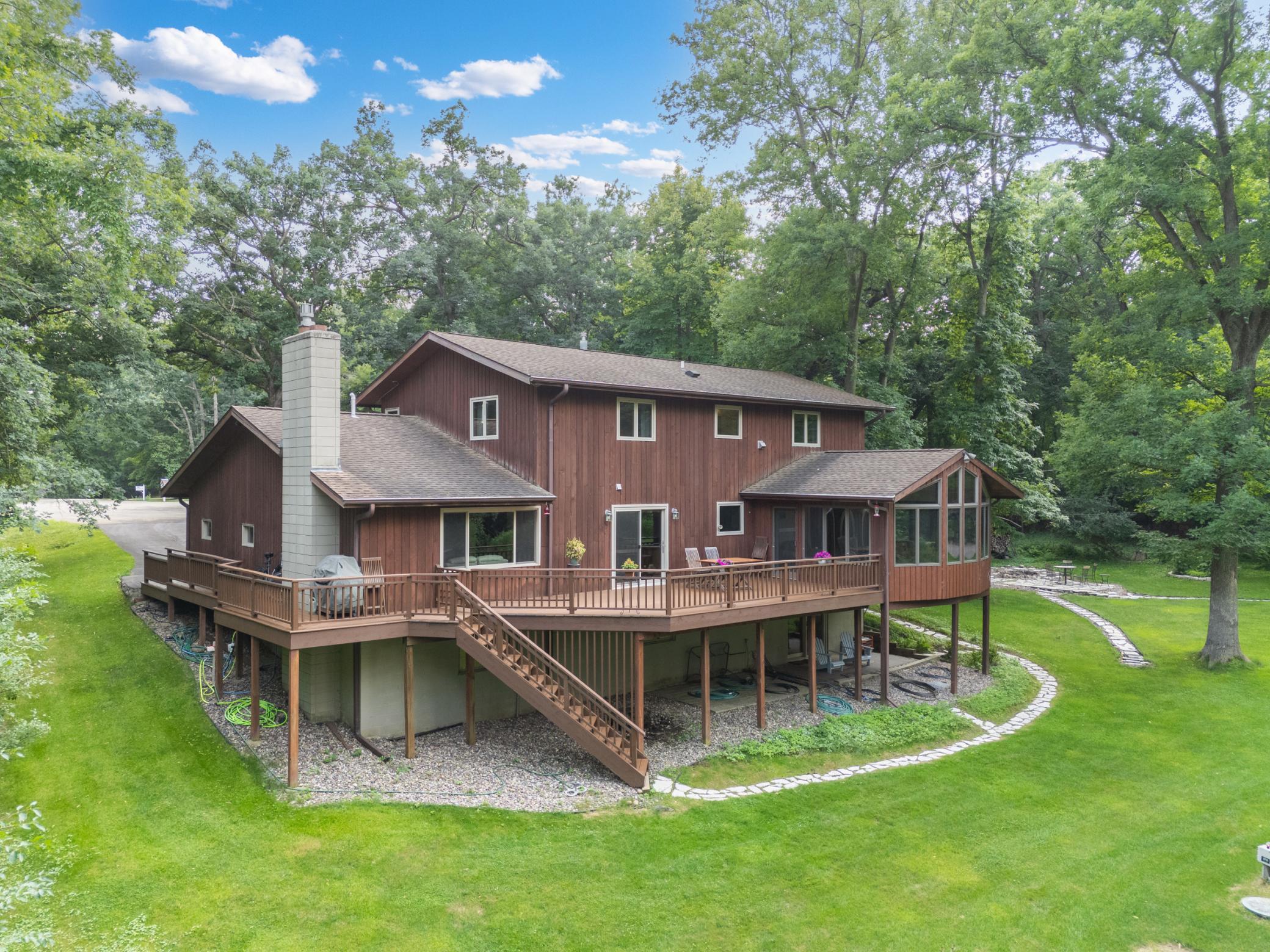 Photo 1 of Single family home for sale at 2901 Bambi Ct Sw, Rochester, MN 55902 | MLS# 7115882 | Listing updated on 2026-10-05