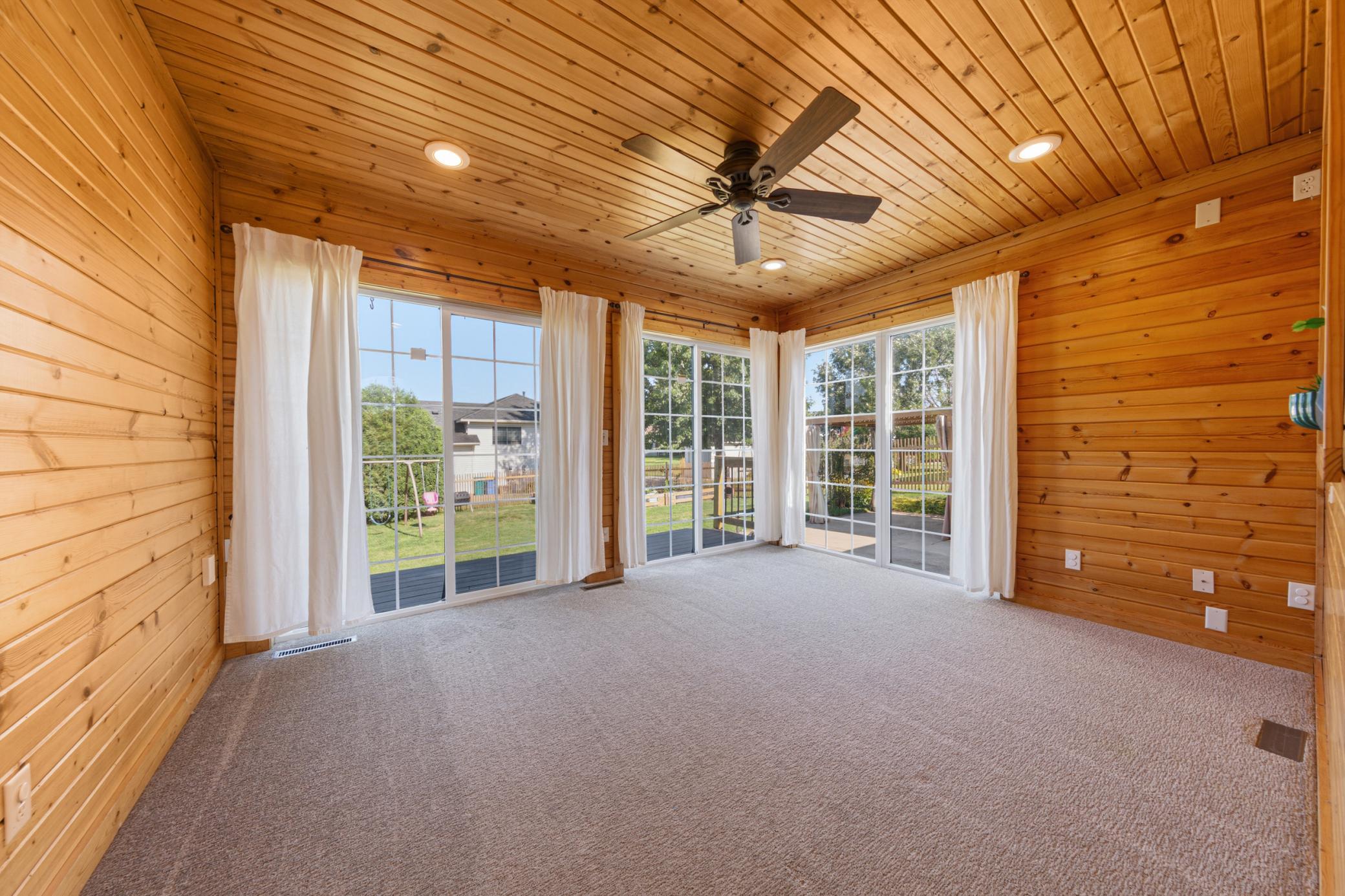 Photo 4 of Sale Pending at 1035 Smith Ave, Owatonna, MN 55060 | MLS# 7116695 | Listing updated on 2026-09-21