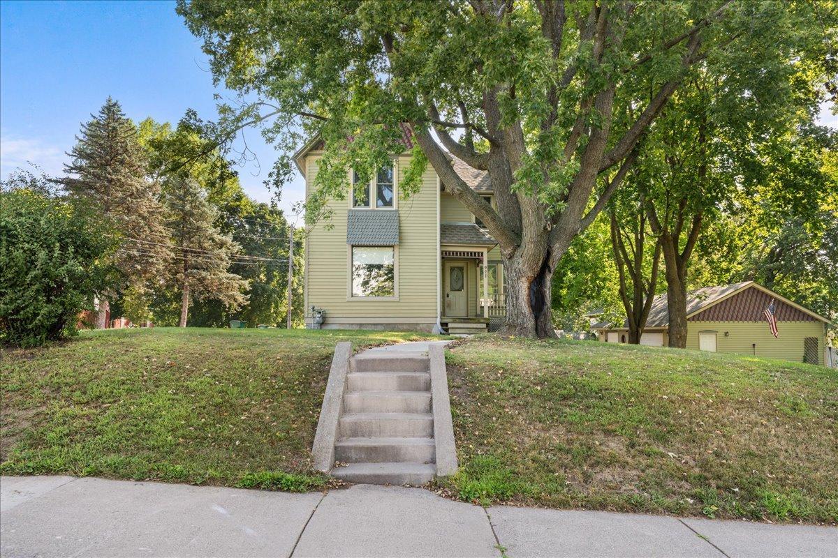 Photo 1 of Single family home for sale at 921 4th St N, Stillwater, MN 55082 | MLS# 7119382 | Listing updated on 2026-09-21
