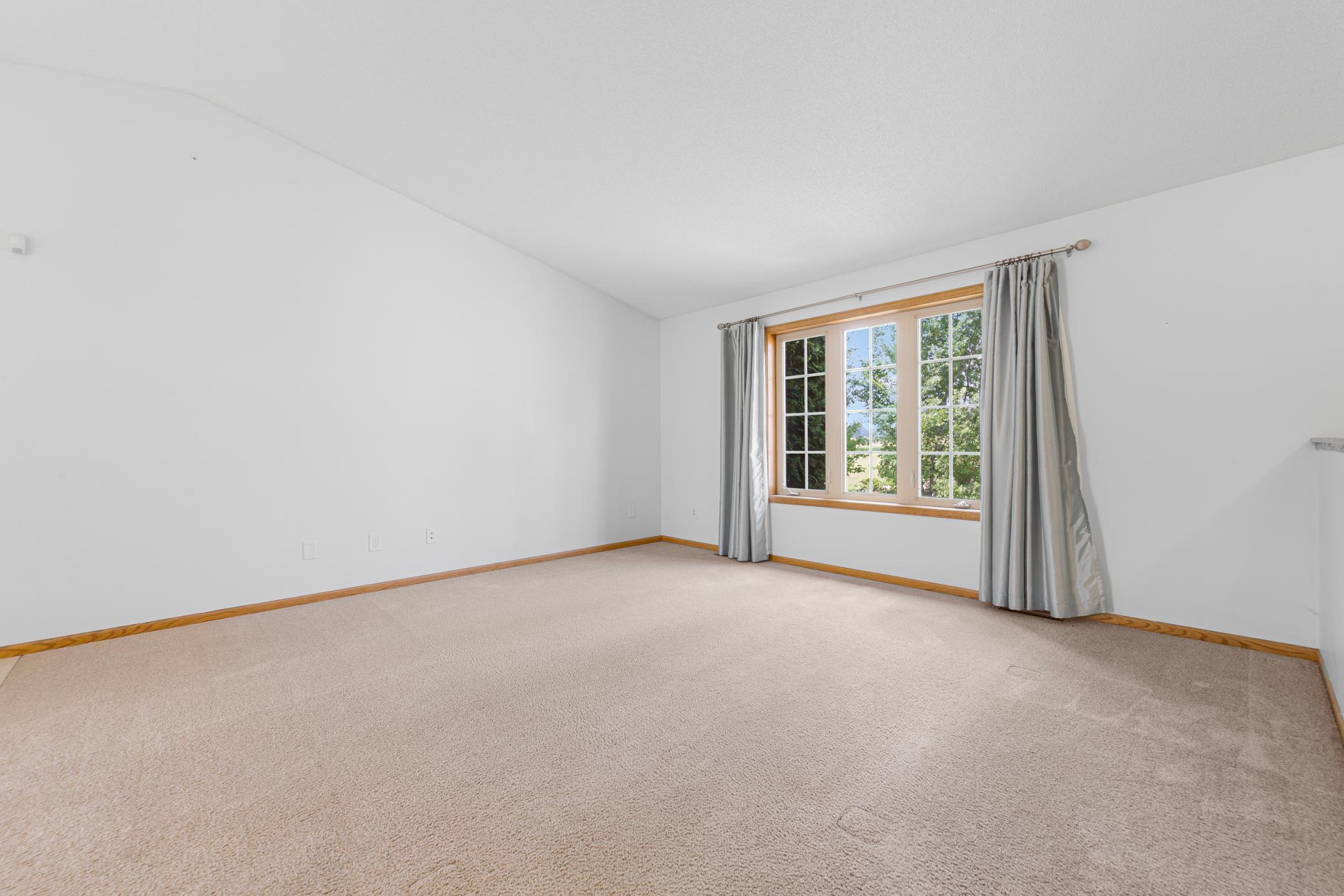 Photo 4 of Single family home for sale at 2505 Country View Dr, Northfield, MN 55057 | MLS# 7119935 | Listing updated on 2026-10-15