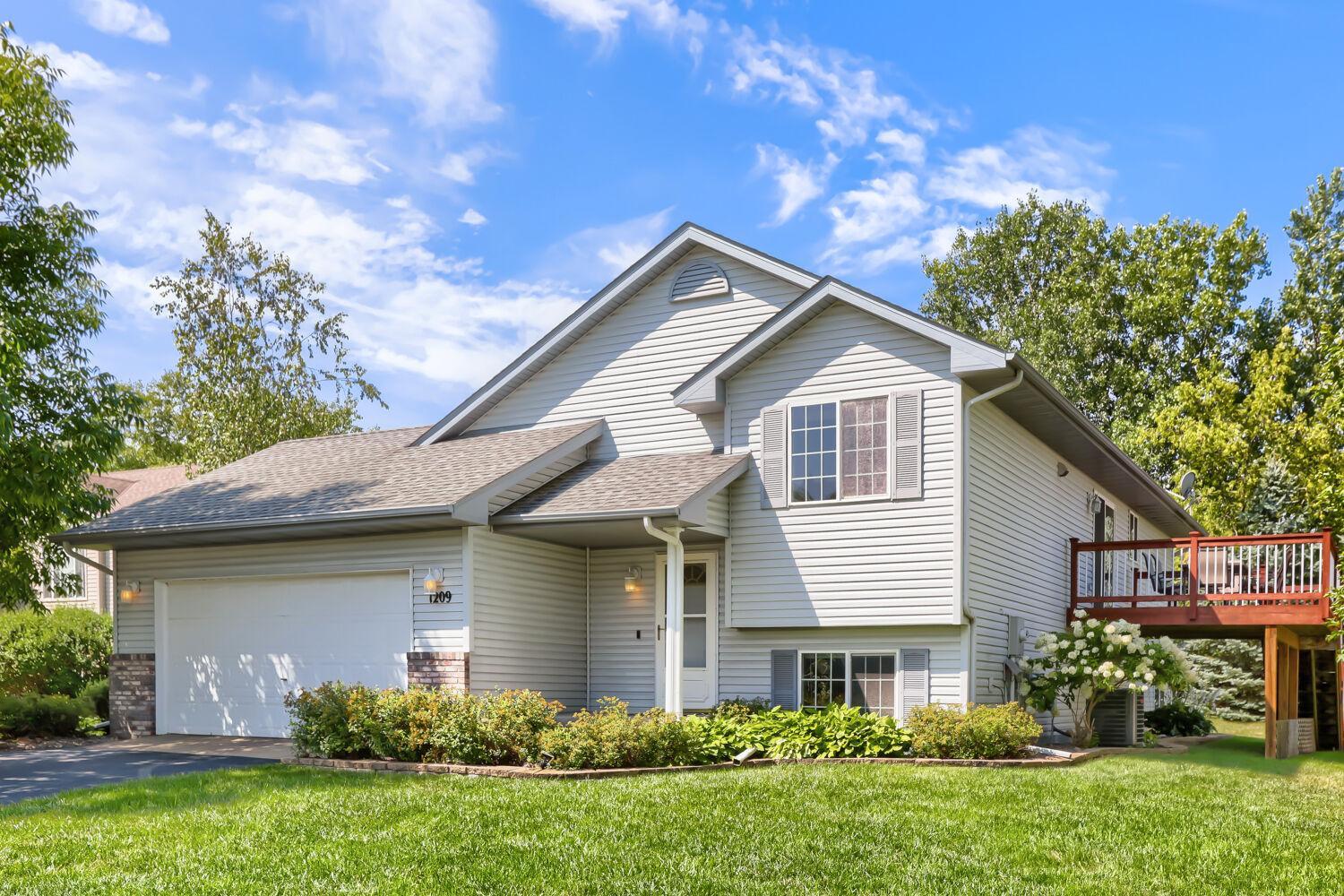Photo 3 of Single family home for sale at 1209 Roberts Rd, Buffalo, MN 55313 | MLS# 7119975 | Listing updated on 2026-09-21