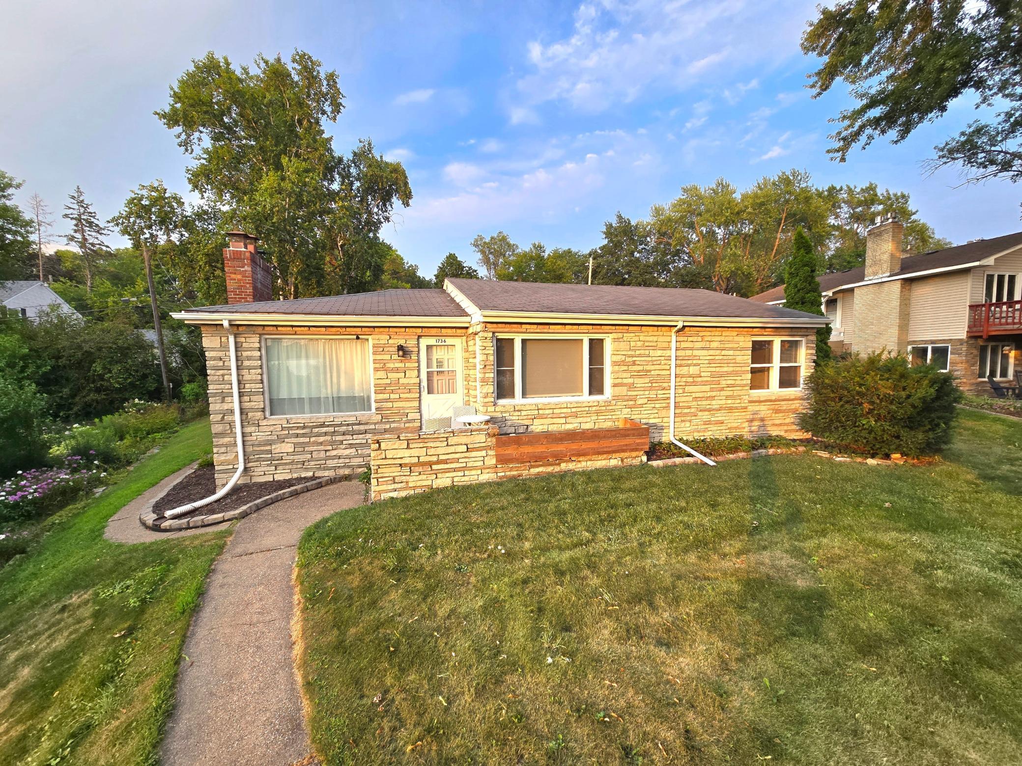 Photo 3 of Single family home for sale at 1736 E Shore Dr, Saint Paul, MN 55109 | MLS# 7121092 | Listing updated on 2026-10-15