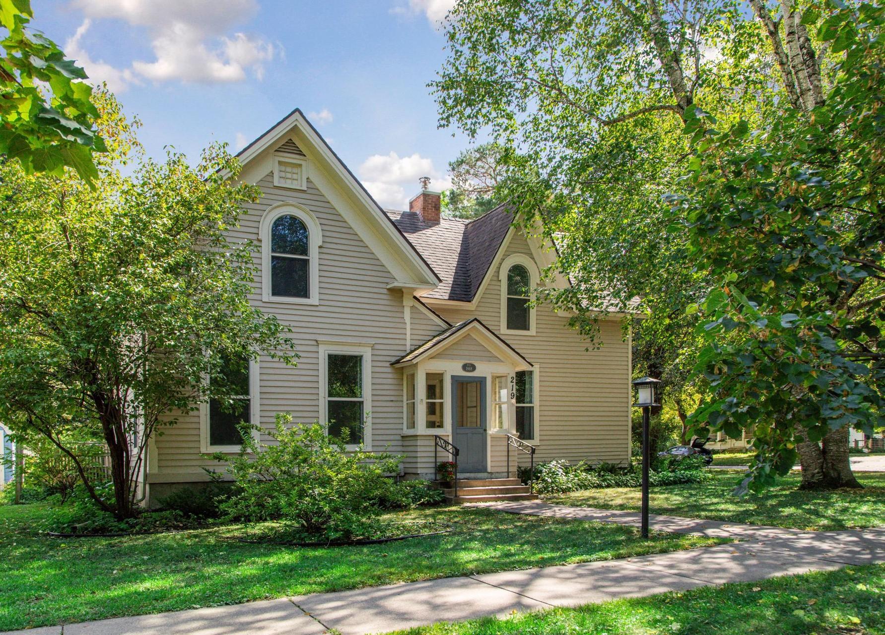 Photo 3 of Single family home for sale at 219 Nevada St, Northfield, MN 55057 | MLS# 7122298 | Listing updated on 2026-10-09