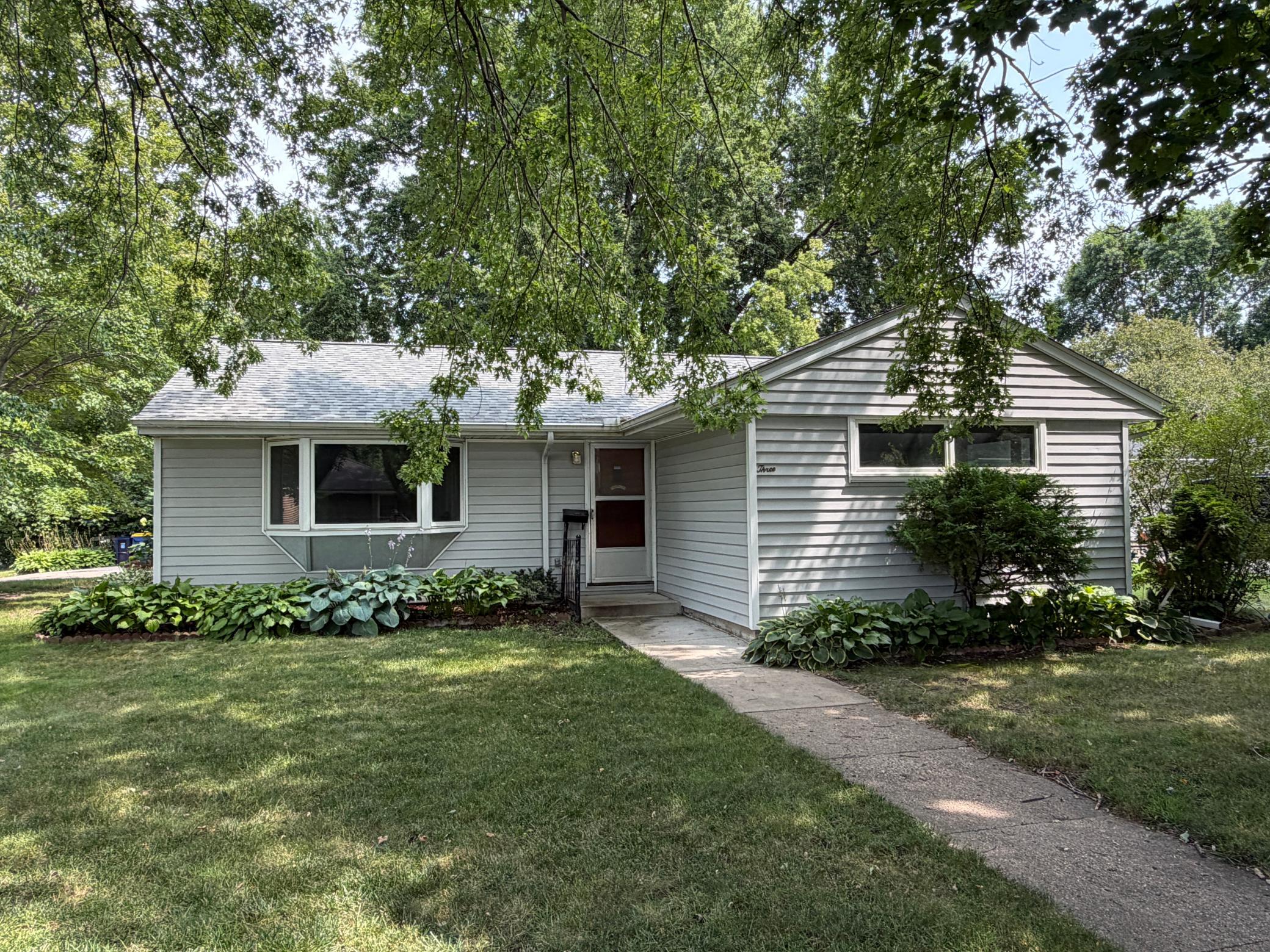 Single family home for sale at 3 Fareway Dr, Northfield, MN 55057 | MLS# 7123596