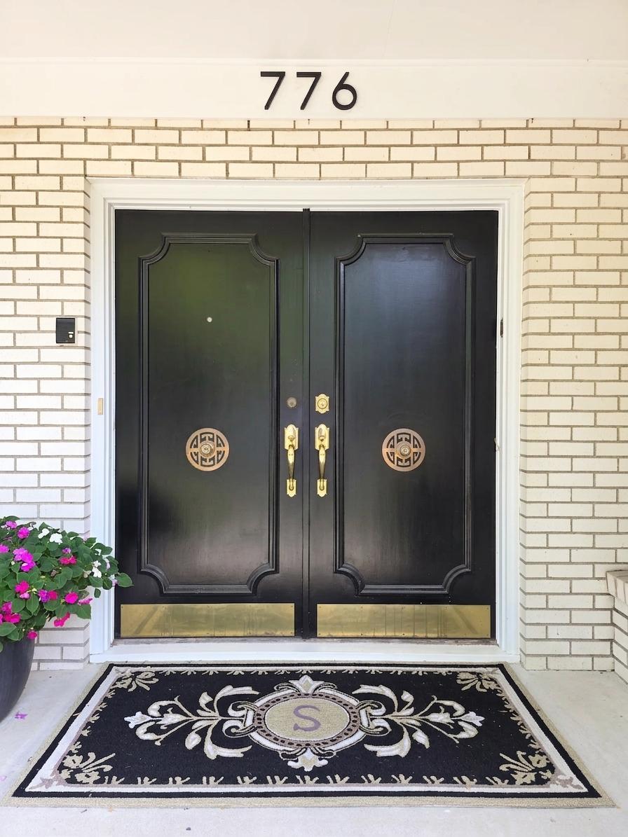 Photo 2 of Single family home for sale at 776 Upper Colonial Dr, Saint Paul, MN 55118 | MLS# 7127308 | Listing updated on 2026-09-21