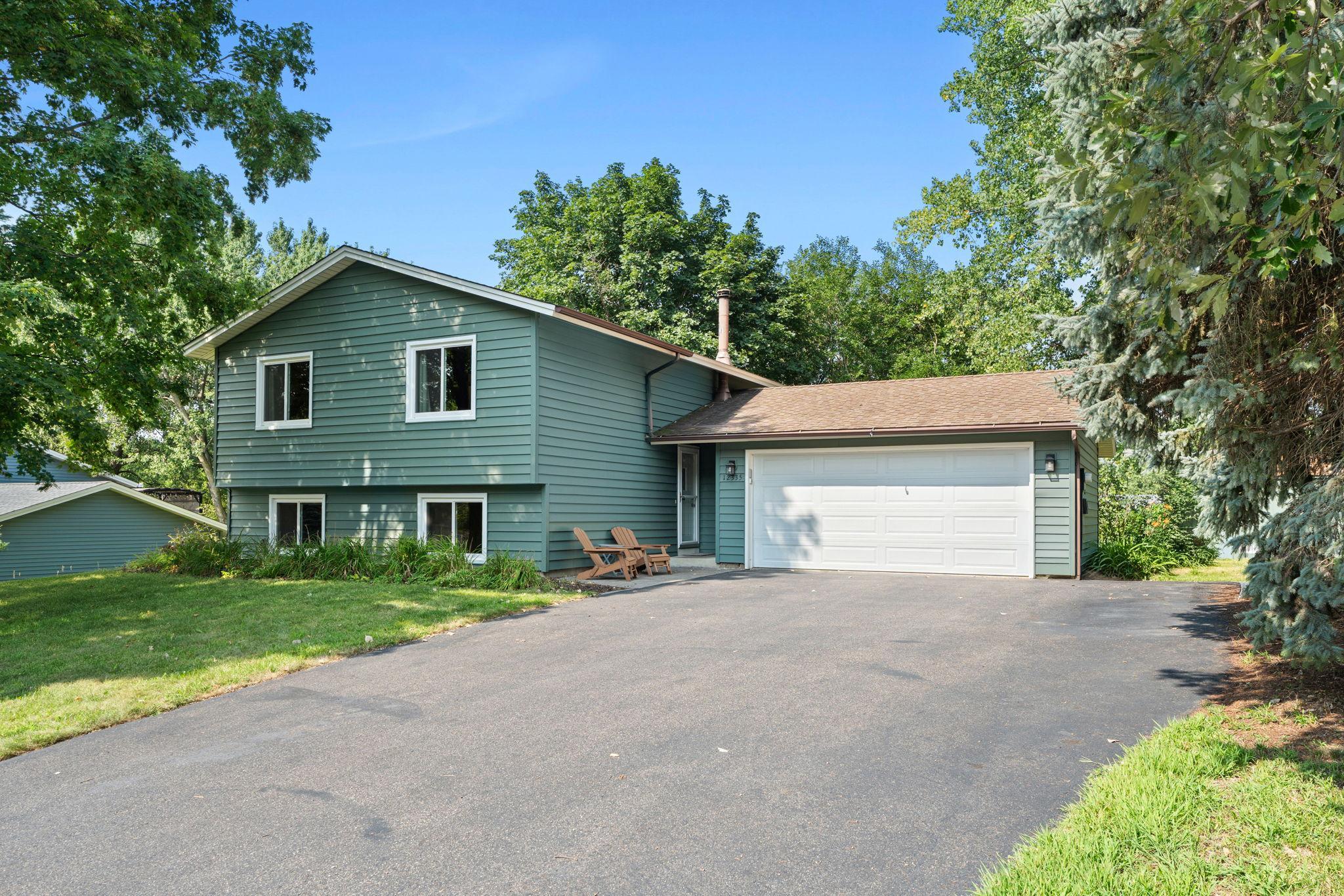 Photo 1 of Sale Pending at 12335 Oxbow Dr, Eden Prairie, MN 55347 | MLS# 7129099 | Listing updated on 2026-09-21