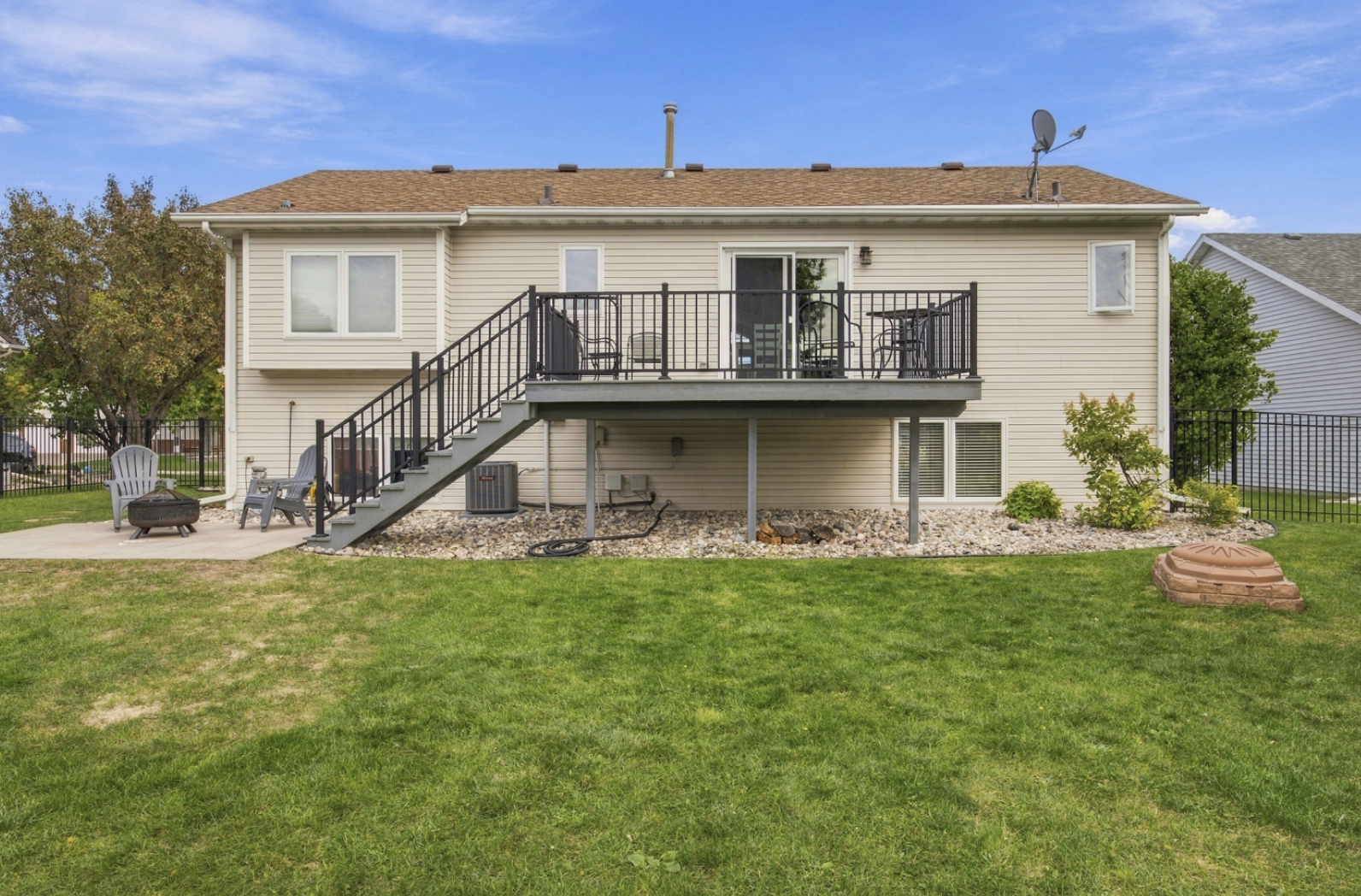 Photo 3 of Single family home for sale at 2715 32nd Street S, Fargo, ND 58103 | MLS# 7129302 | Listing updated on 2026-10-26