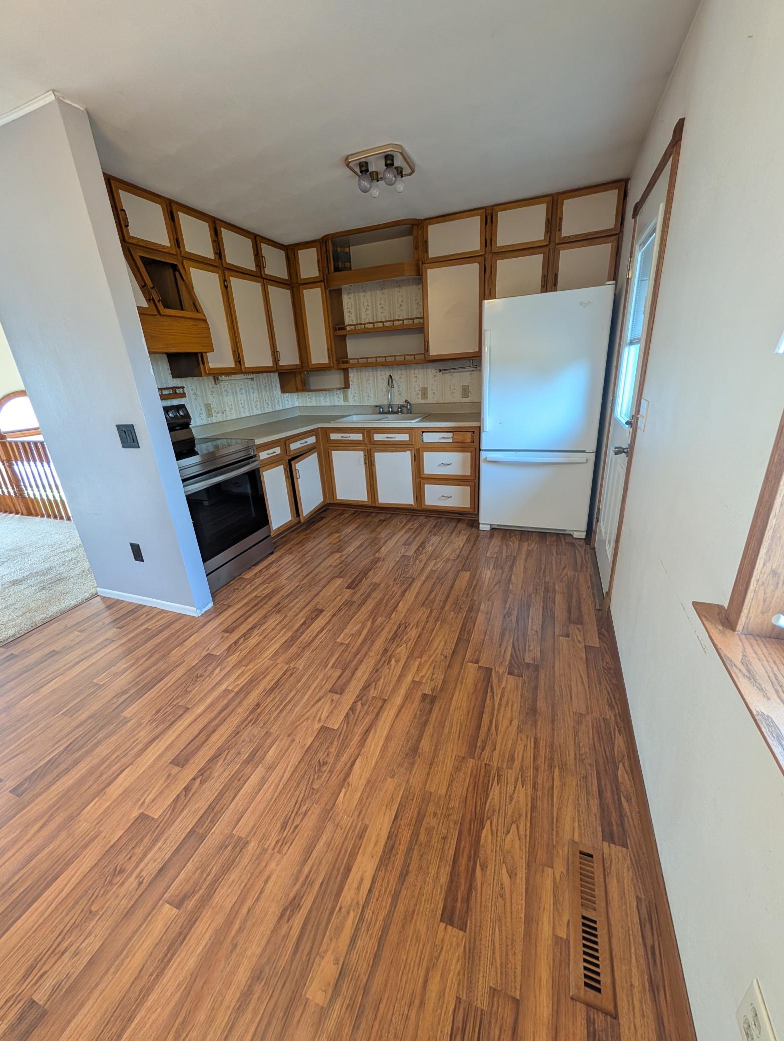 Photo 3 of Sale Pending at 404 Kim Ln, Owatonna, MN 55060 | MLS# 7130620 | Listing updated on 2026-10-23