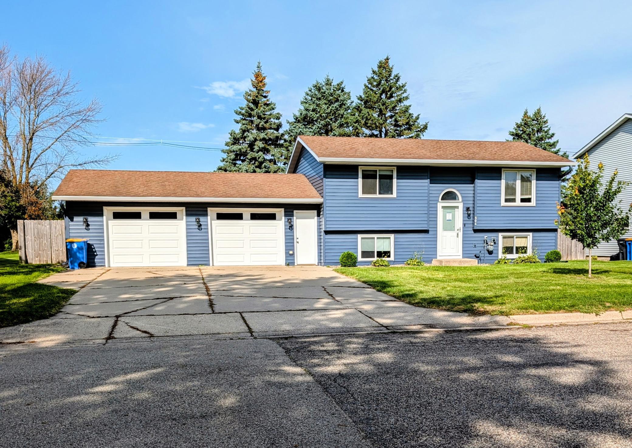 Photo 1 of Sale Pending at 404 Kim Ln, Owatonna, MN 55060 | MLS# 7130620 | Listing updated on 2026-10-23
