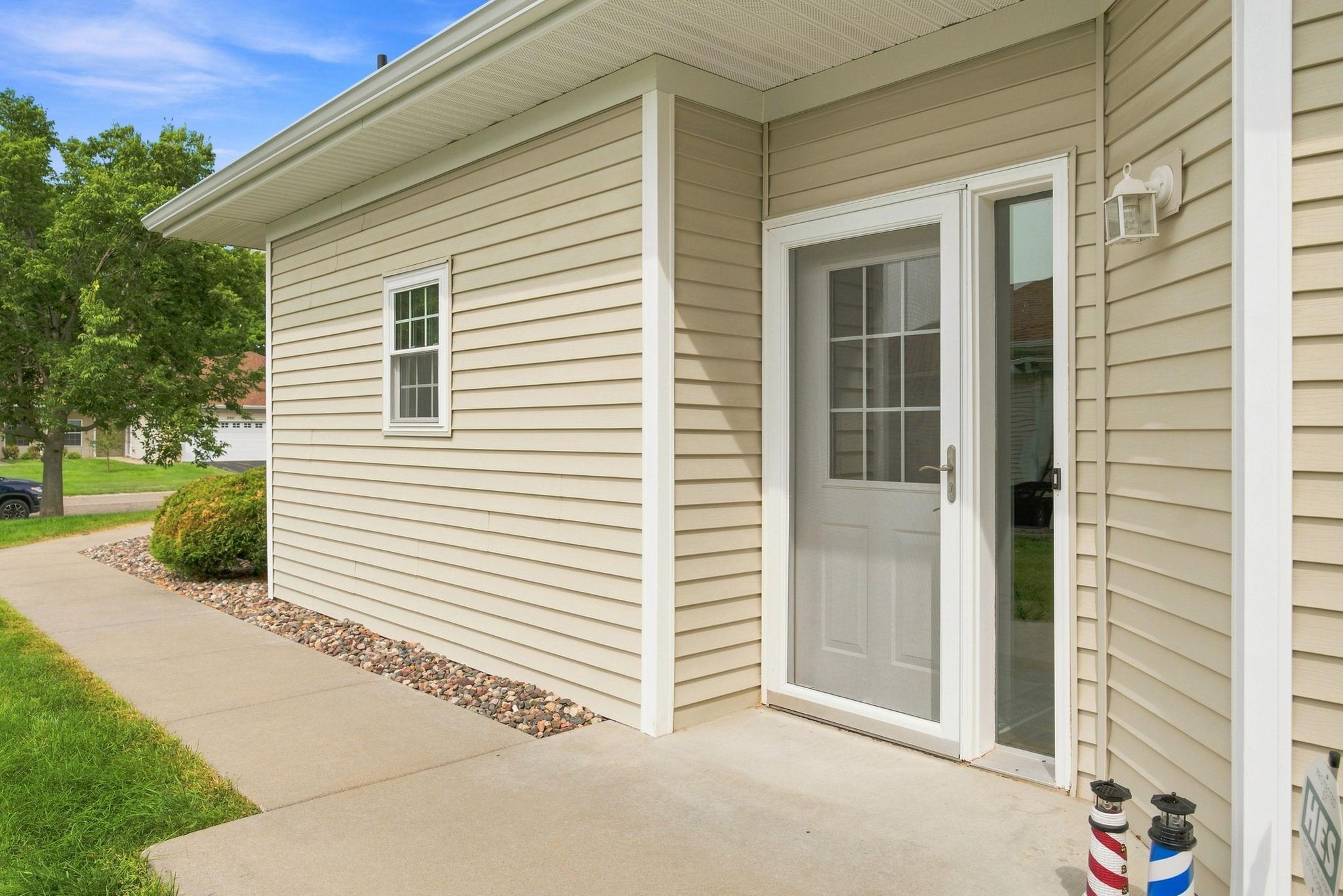Photo 3 of Sale Pending at 2318 Foxglove Wy, Hudson, WI 54016 | MLS# 7131271 | Listing updated on 2026-09-21