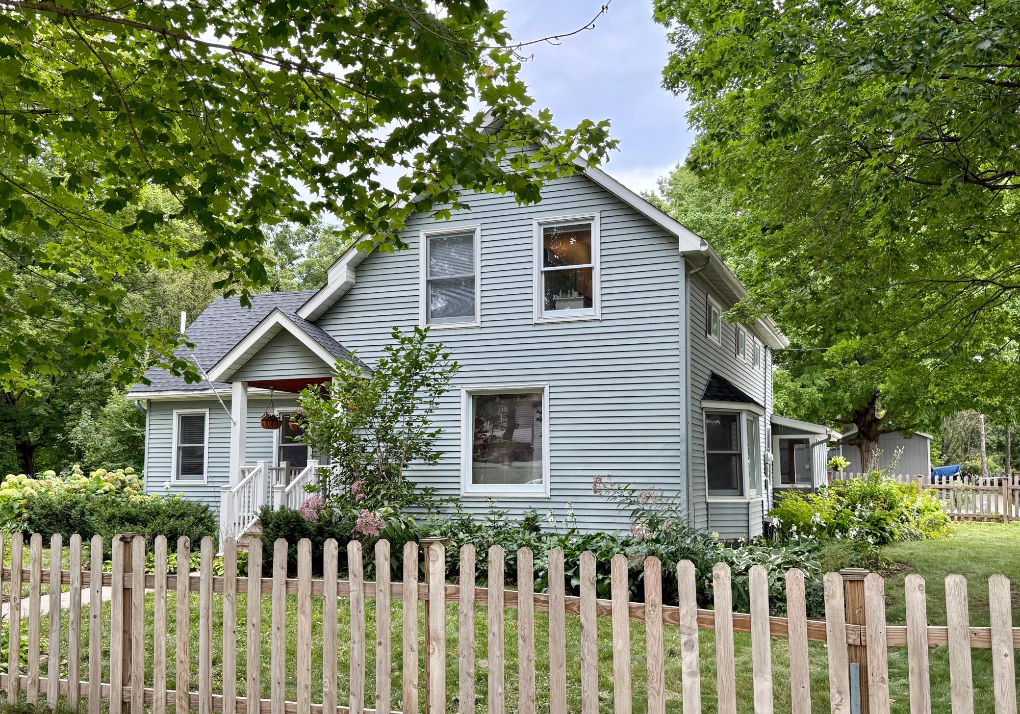 Photo 3 of Single family home for sale at 717 Winona St, Northfield, MN 55057 | MLS# 7131335 | Listing updated on 2026-10-08