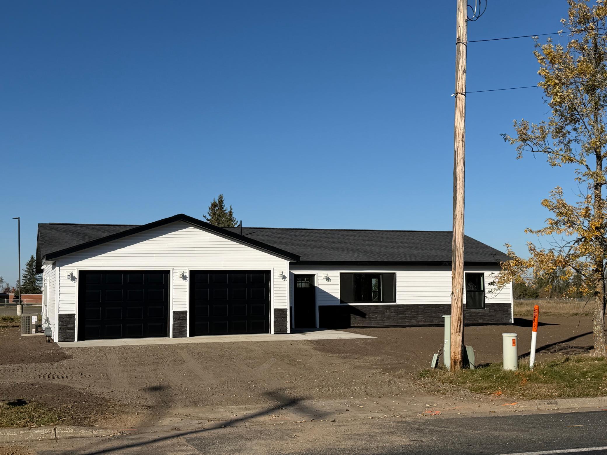 Photo 1 of Single family home for sale at 617 Lake Ave Ne, Bemidji, MN 56601 | MLS# 7131357 | Listing updated on 2026-10-23