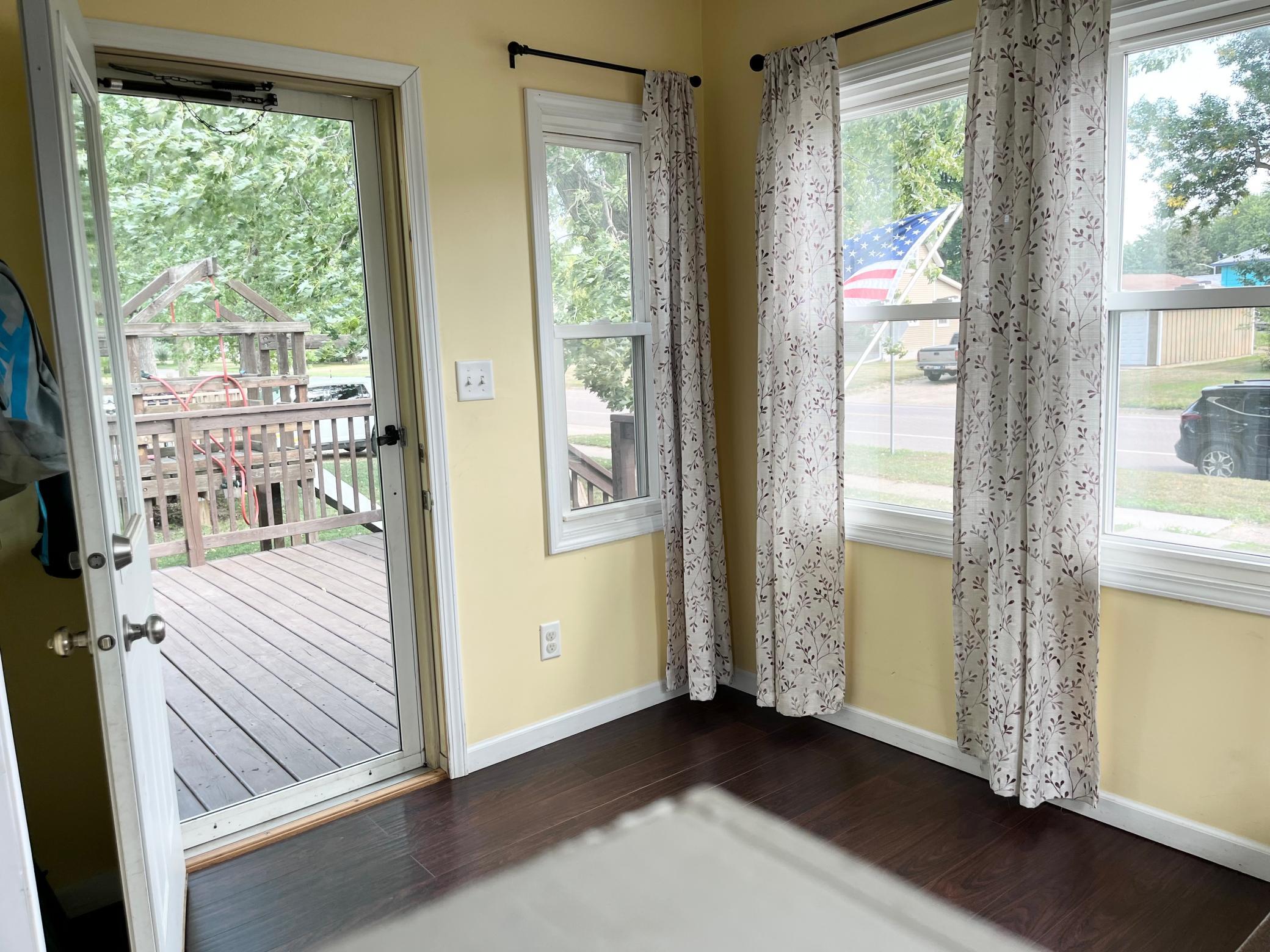 Photo 3 of Single family home for sale at 914 13th St, Windom, MN 56101 | MLS# 7131402 | Listing updated on 2026-09-21