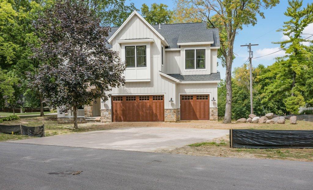 Photo 2 of Mansion for sale at 3271 Casco Cir, Orono, MN 55391 | MLS# 7133207 | Listing updated on 2026-09-22
