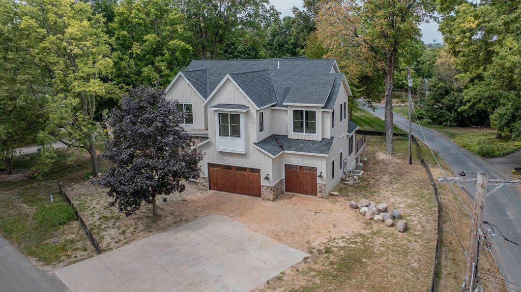 Photo 3 of Mansion for sale at 3271 Casco Cir, Orono, MN 55391 | MLS# 7133207 | Listing updated on 2026-09-22