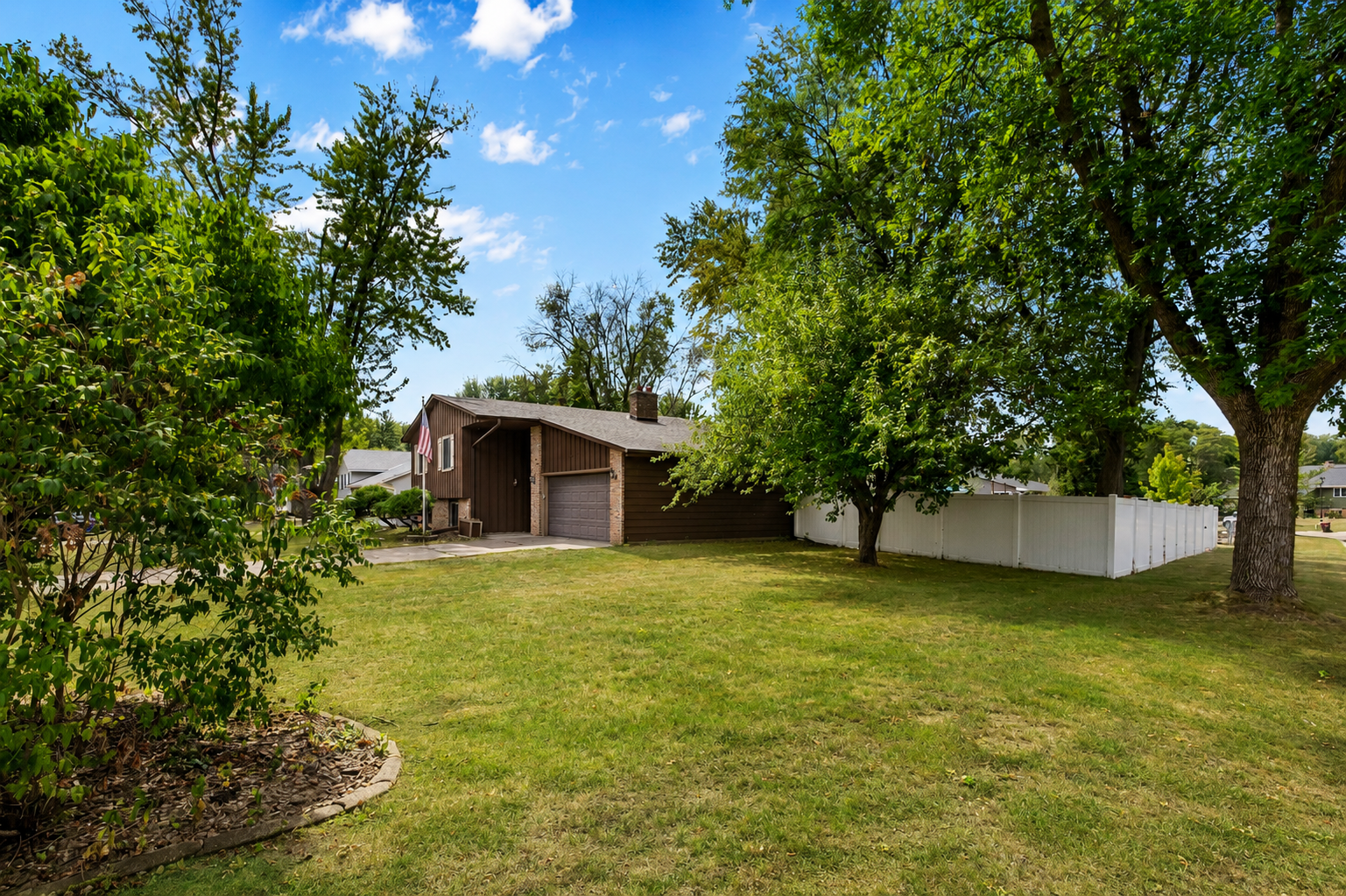 Photo 3 of Single family home for sale at 7300 Illies Ave S, Cottage Grove, MN 55016 | MLS# 7133667 | Listing updated on 2026-09-24