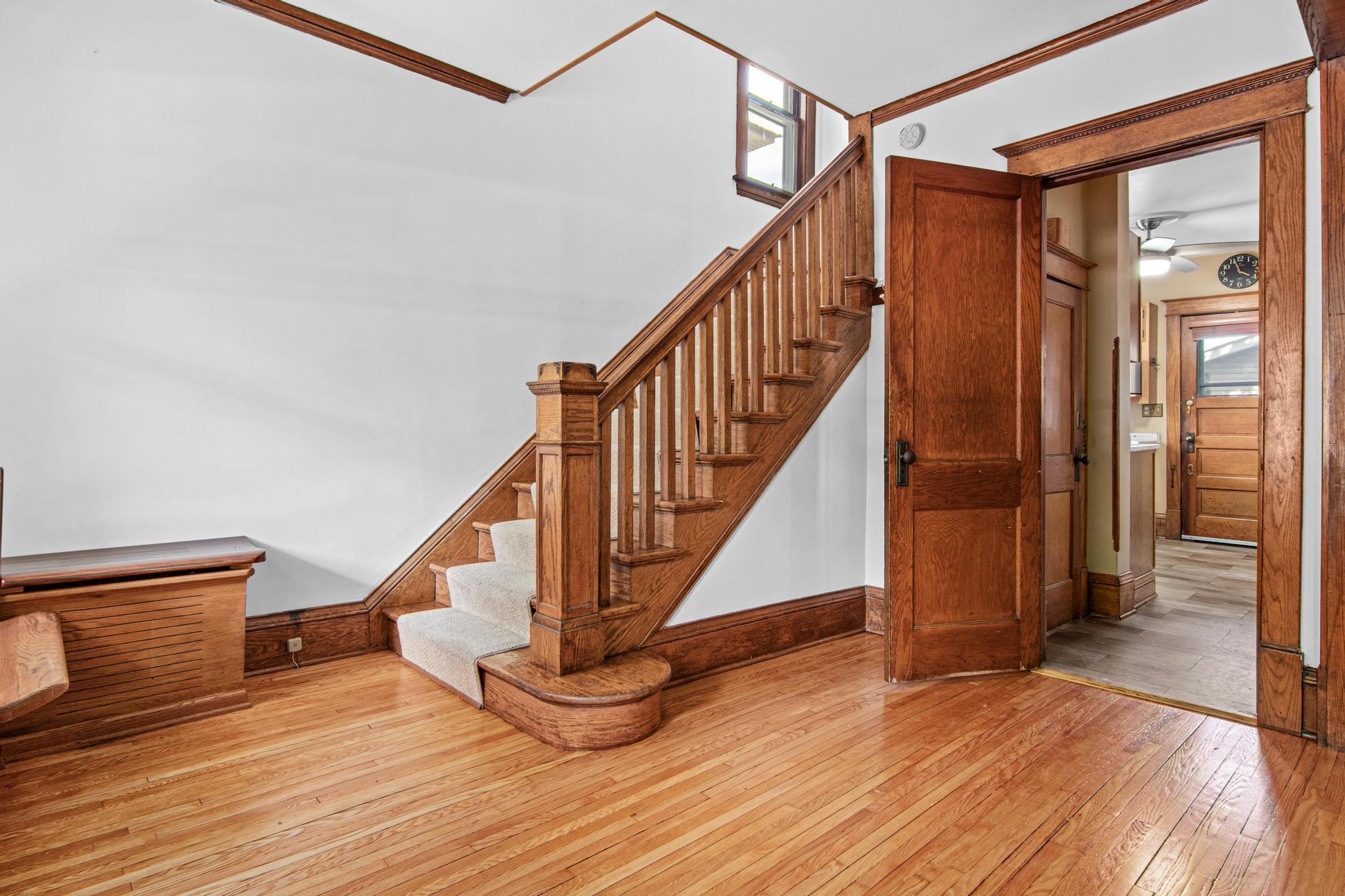 Photo 3 of Single family home for sale at 818 Delaware Ave, Saint Paul, MN 55107 | MLS# 7133783 | Listing updated on 2026-10-23