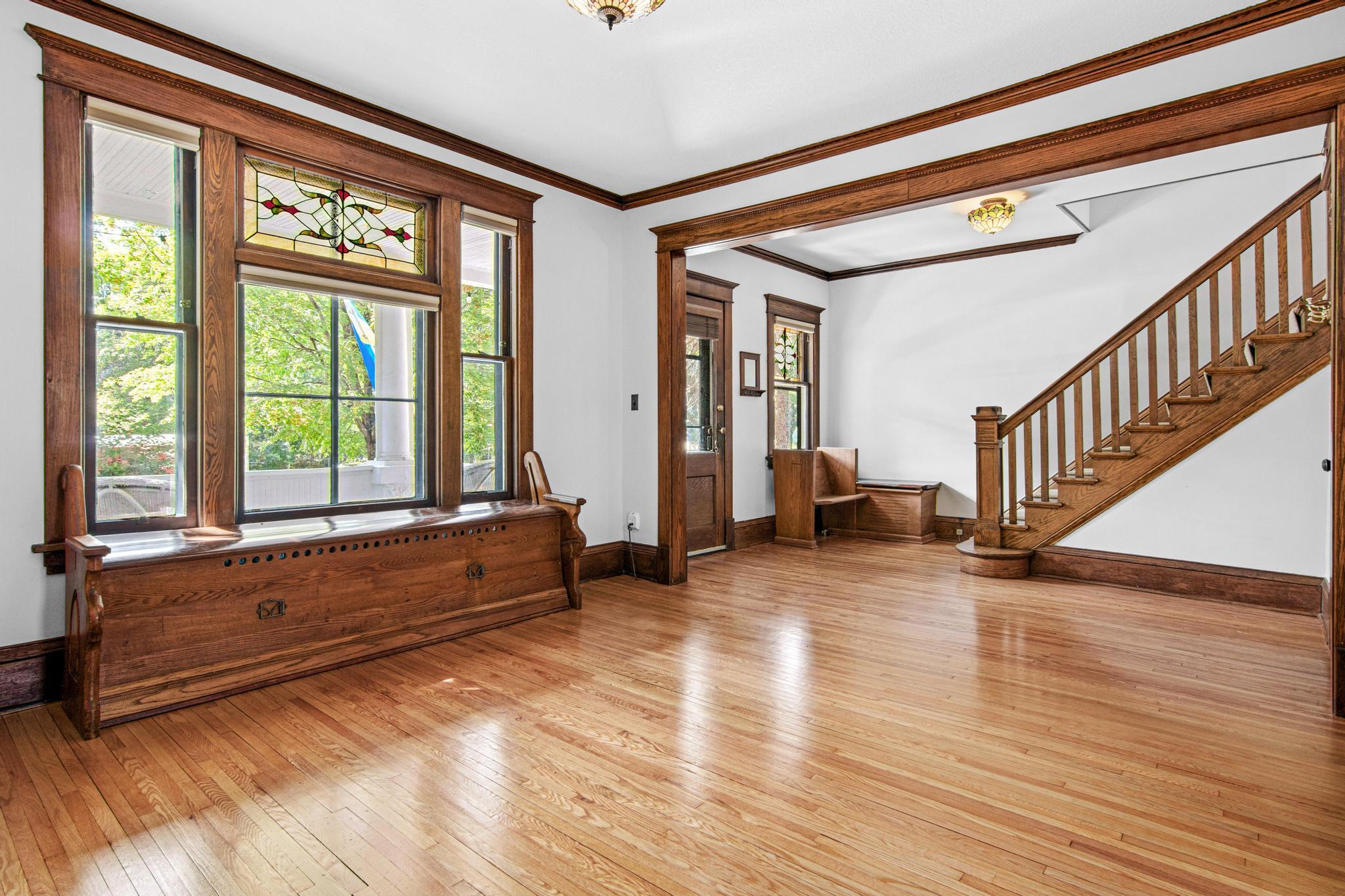 Photo 1 of Single family home for sale at 818 Delaware Ave, Saint Paul, MN 55107 | MLS# 7133783 | Listing updated on 2026-10-23
